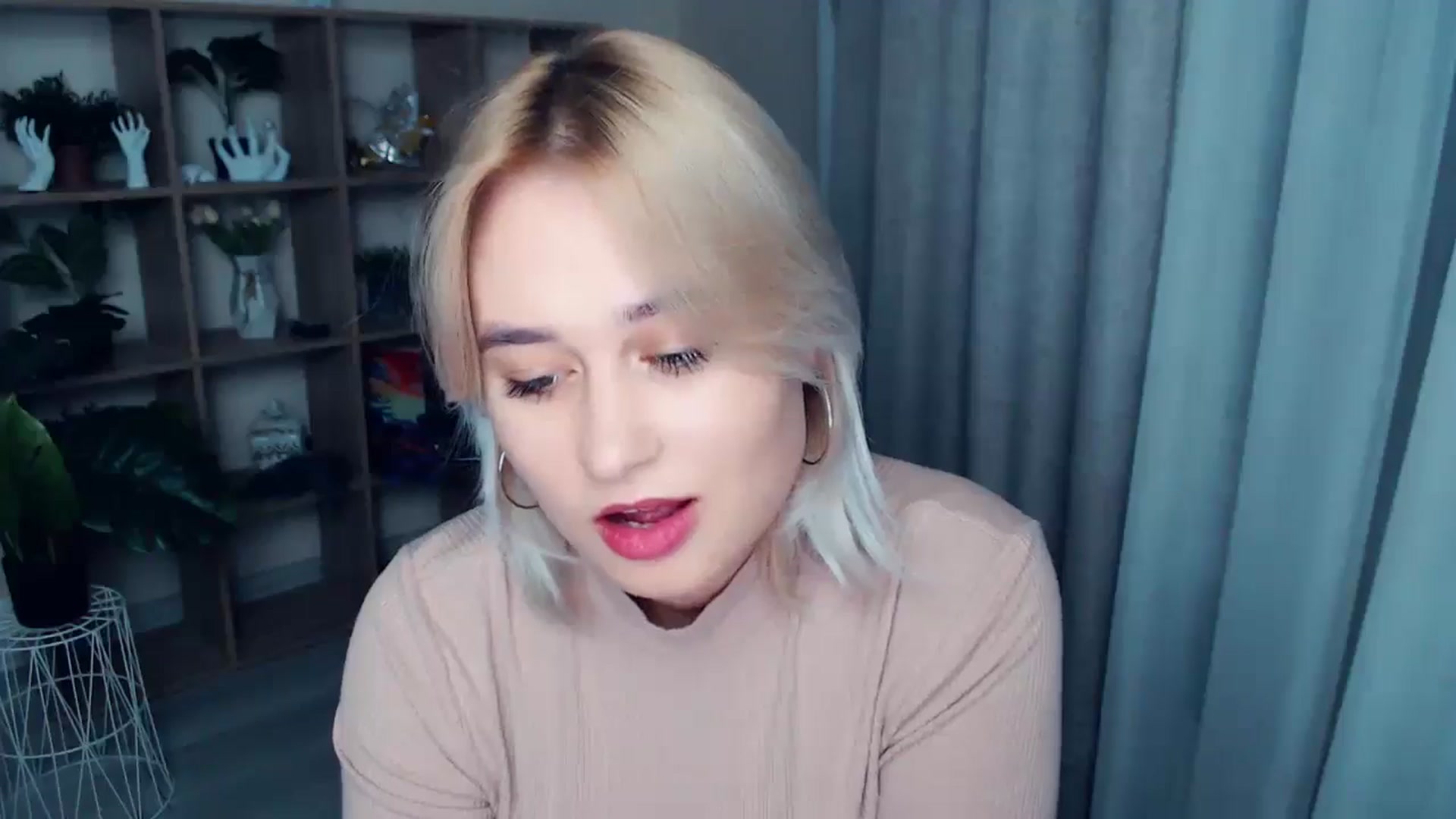 Gallery image thumbnail from Kukla_kolduna's myfreecams stream on, 10/24/2024, 17:59 image 11 of 20