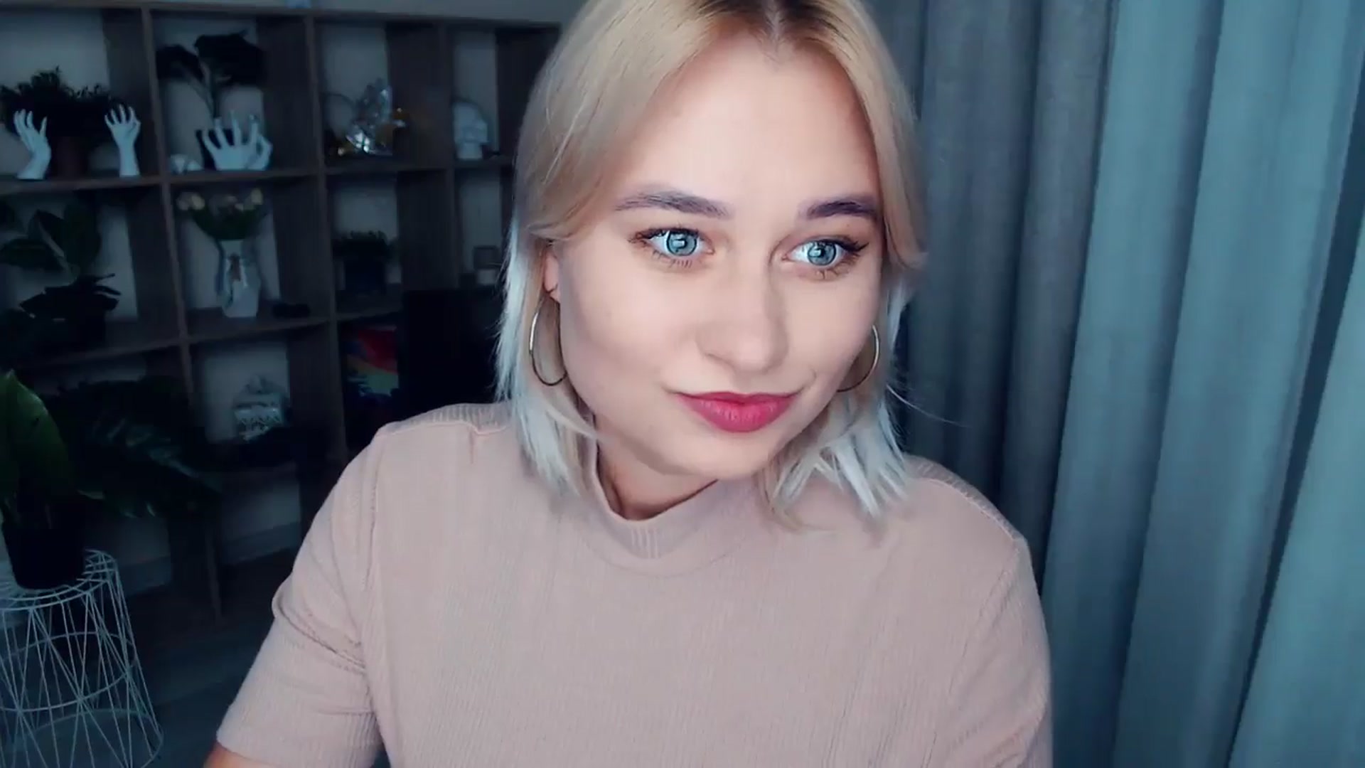 Gallery image thumbnail from Kukla_kolduna's myfreecams stream on, 10/24/2024, 17:59 image 5 of 20