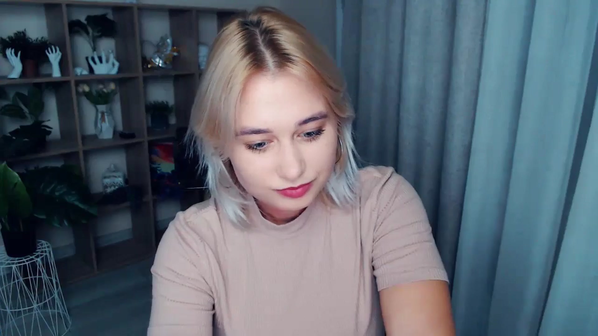 Gallery image thumbnail from Kukla_kolduna's myfreecams stream on, 10/24/2024, 17:59 image 12 of 20