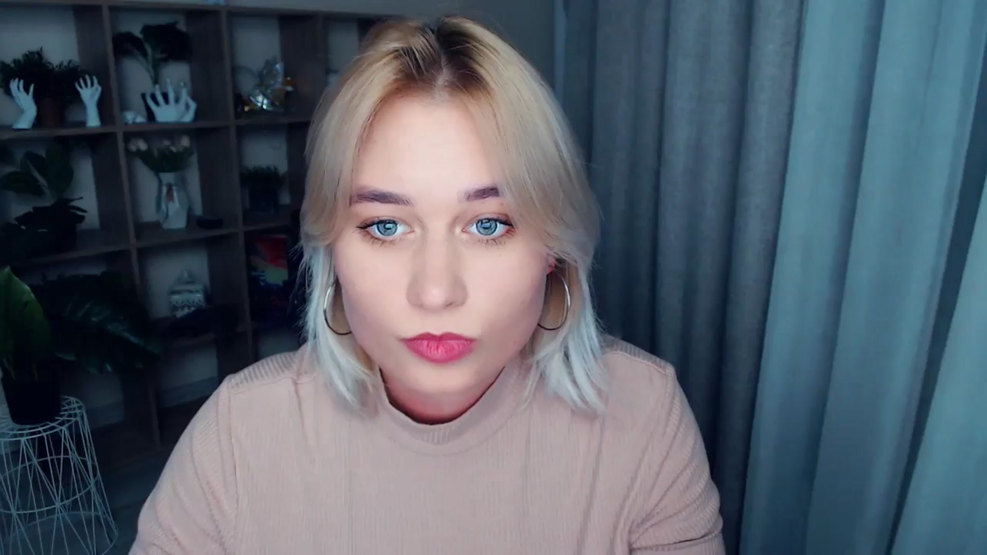 Gallery image thumbnail from Kukla_kolduna's myfreecams stream on, 10/24/2024, 17:59 image 18 of 20