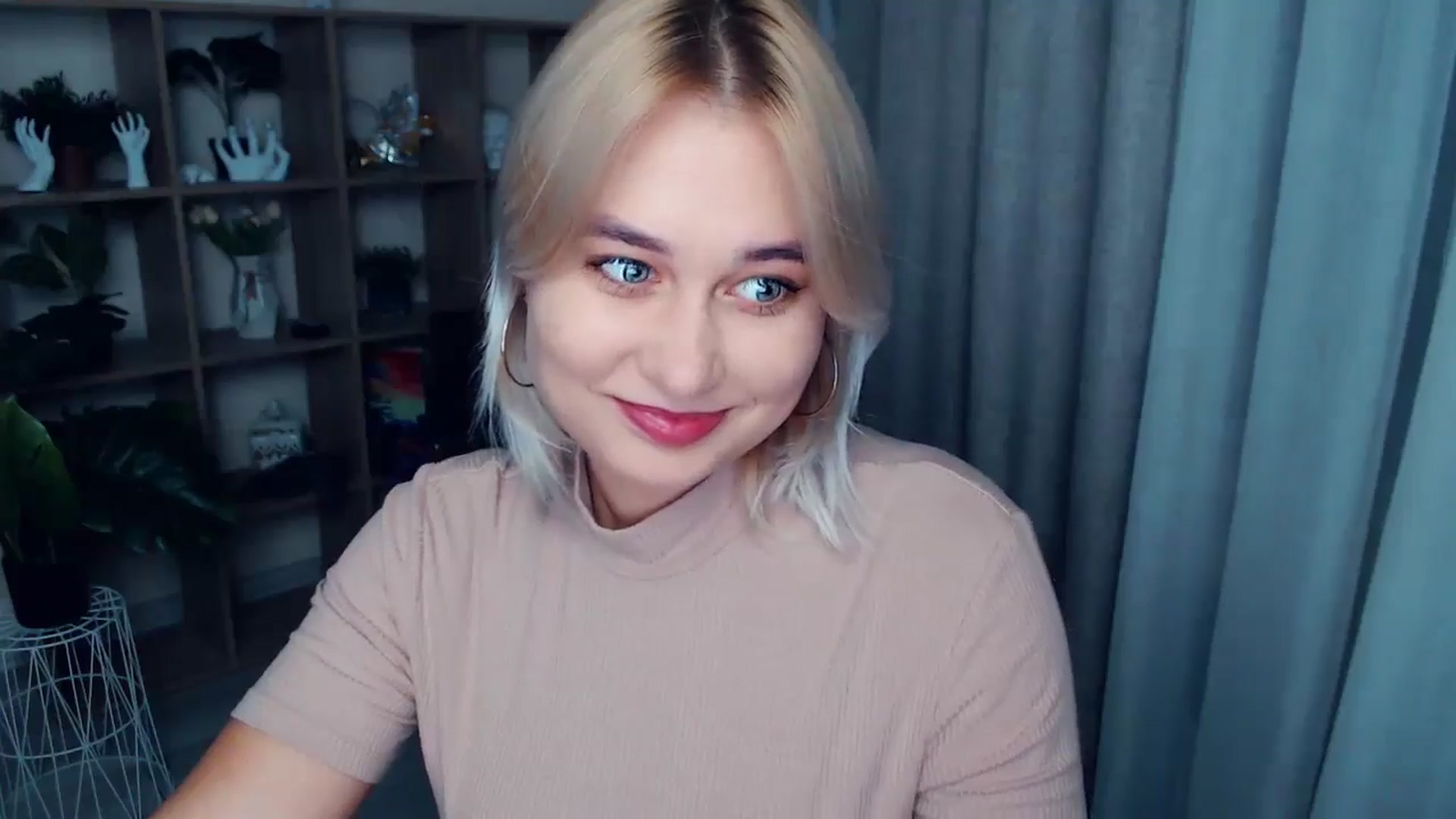 Gallery image thumbnail from Kukla_kolduna's myfreecams stream on, 10/24/2024, 17:59 image 7 of 20