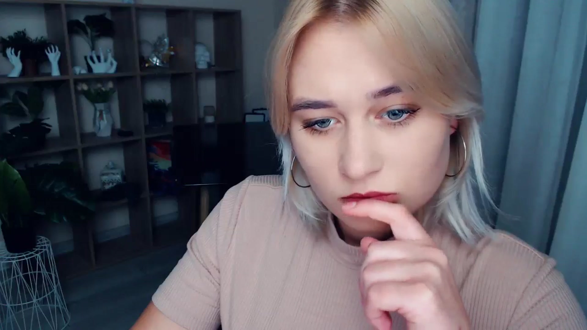 Gallery image thumbnail from Kukla_kolduna's myfreecams stream on, 10/24/2024, 17:59 image 8 of 20