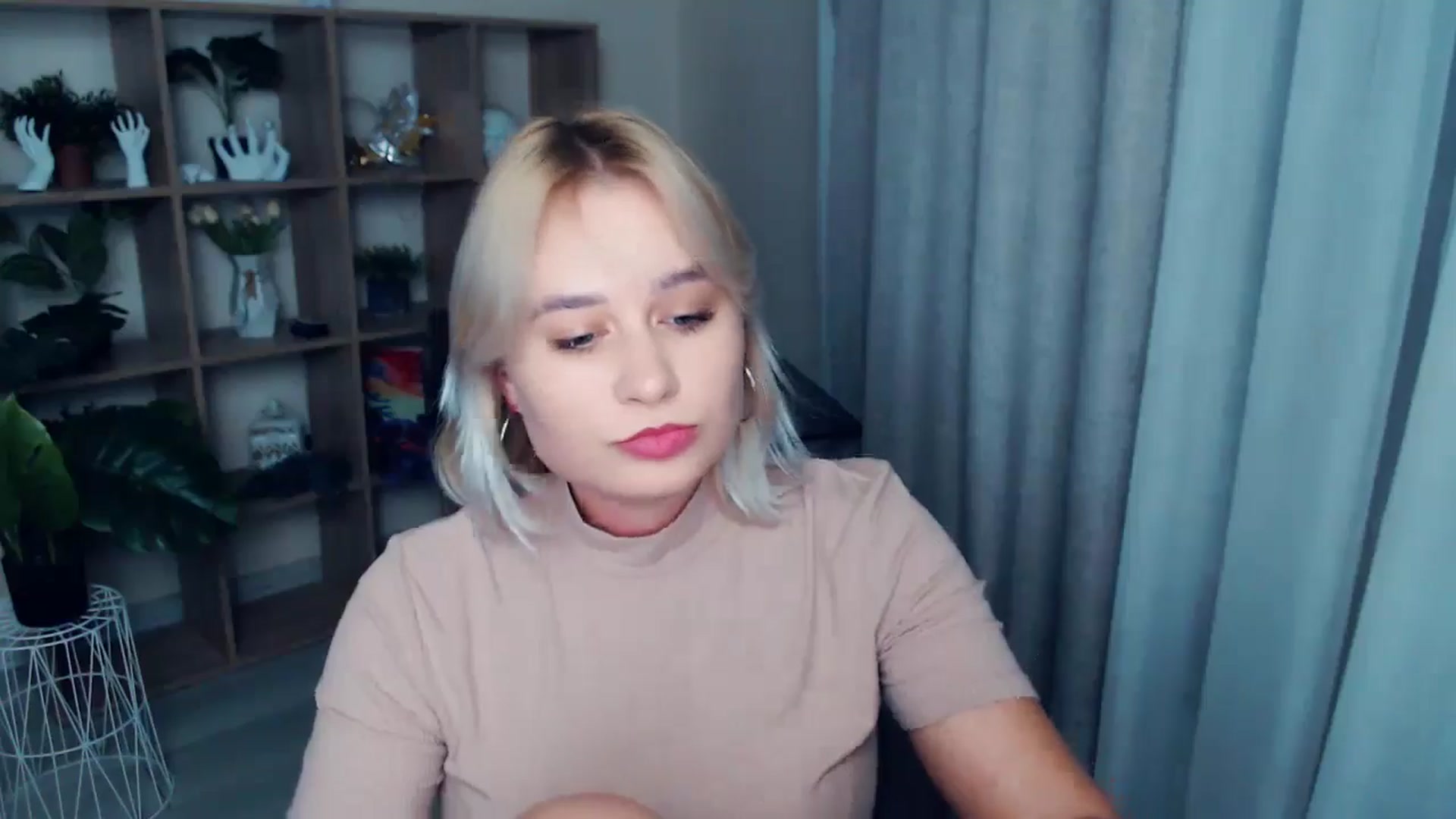 Gallery image thumbnail from Kukla_kolduna's myfreecams stream on, 10/24/2024, 17:59 image 16 of 20
