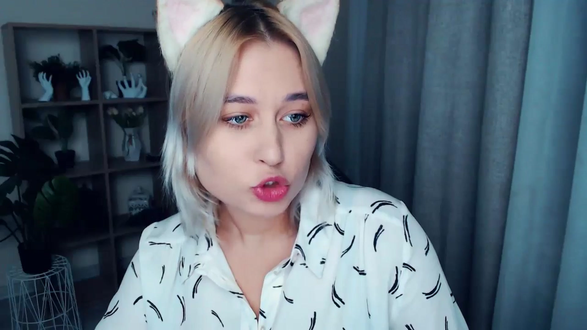 Gallery image thumbnail from Kukla_kolduna's myfreecams stream on, 10/25/2024, 16:32 image 17 of 20