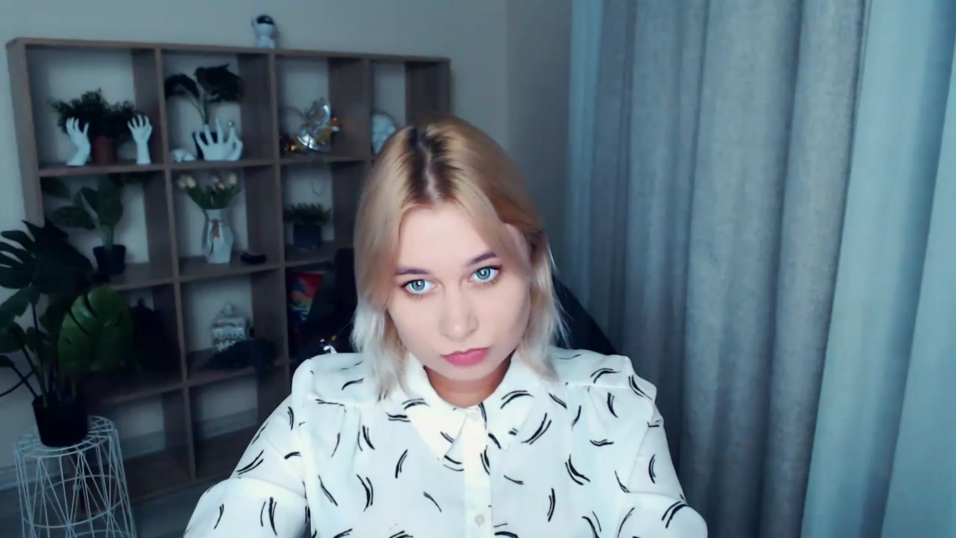 Gallery image thumbnail from Kukla_kolduna's myfreecams stream on, 10/25/2024, 16:32 image 5 of 20