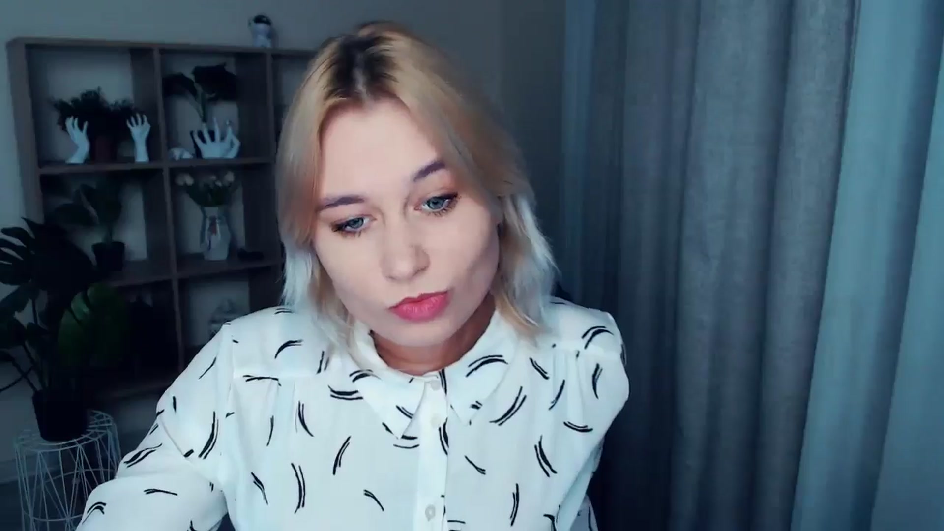 Gallery image thumbnail from Kukla_kolduna's myfreecams stream on, 10/25/2024, 16:32 image 4 of 20