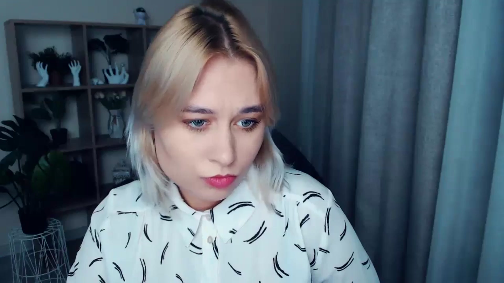 Gallery image thumbnail from Kukla_kolduna's myfreecams stream on, 10/25/2024, 16:32 image 13 of 20