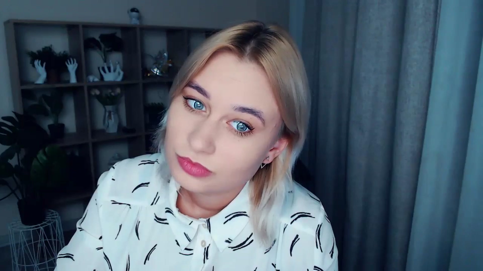 Gallery image thumbnail from Kukla_kolduna's myfreecams stream on, 10/25/2024, 16:32 image 3 of 20