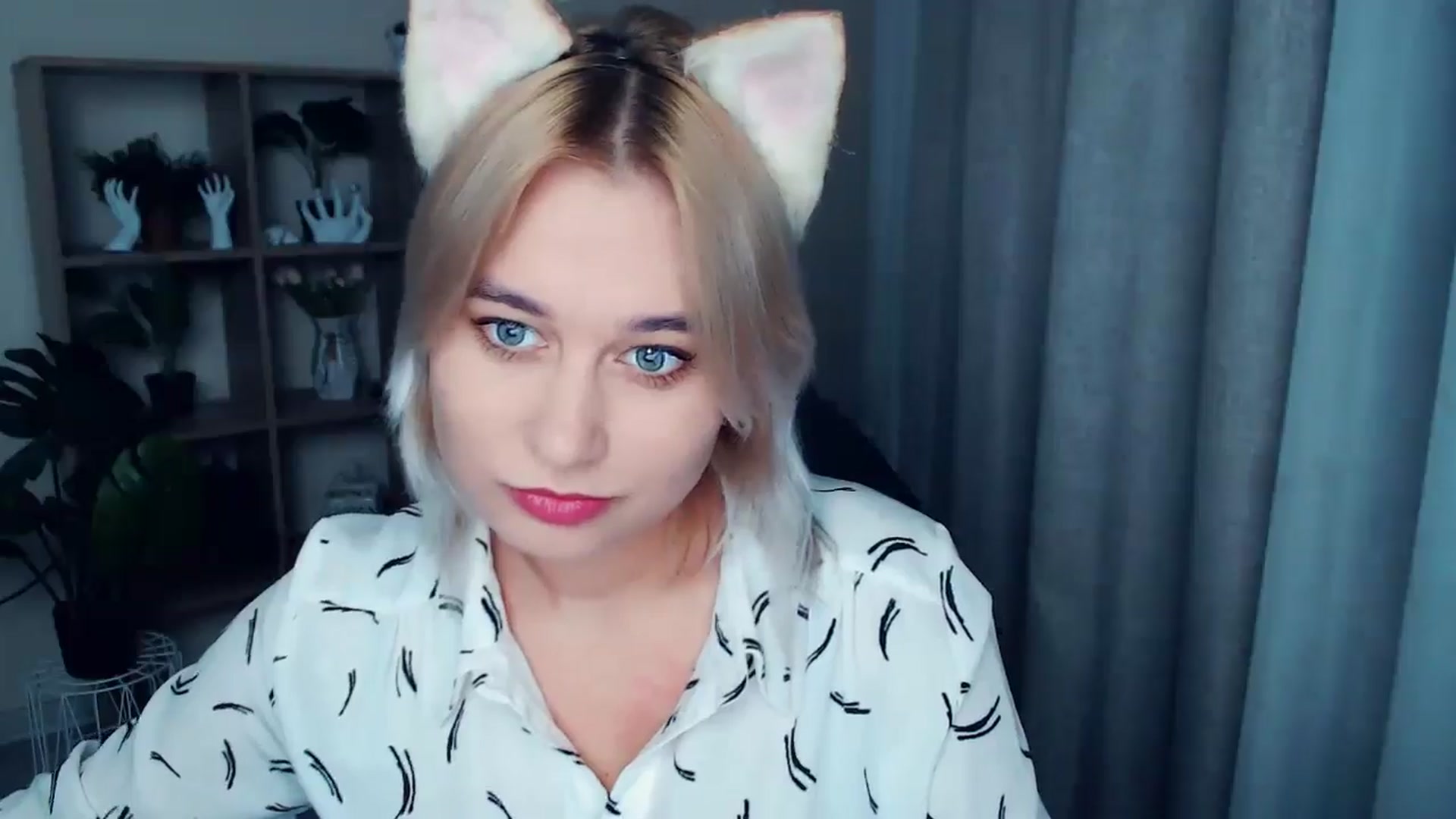 Gallery image thumbnail from Kukla_kolduna's myfreecams stream on, 10/25/2024, 16:32 image 15 of 20
