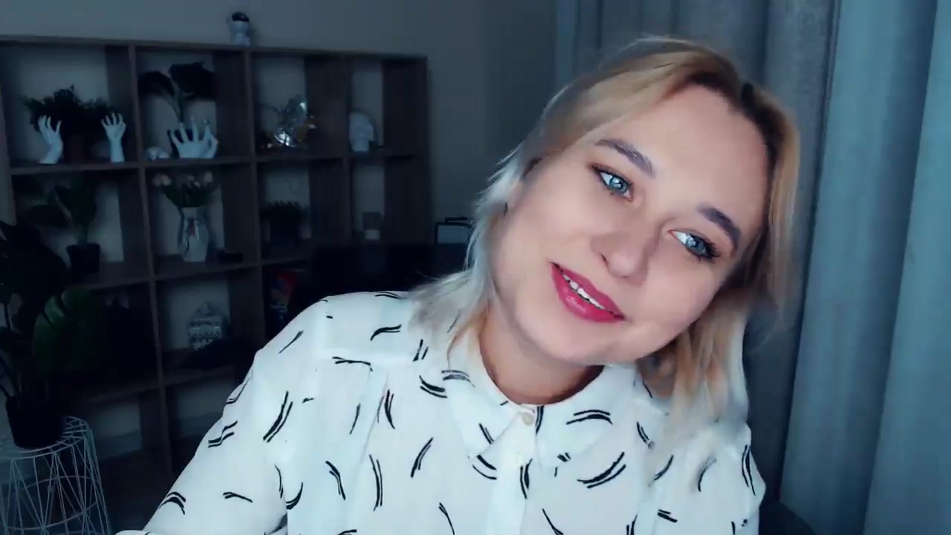 Gallery image thumbnail from Kukla_kolduna's myfreecams stream on, 10/25/2024, 18:07 image 9 of 20