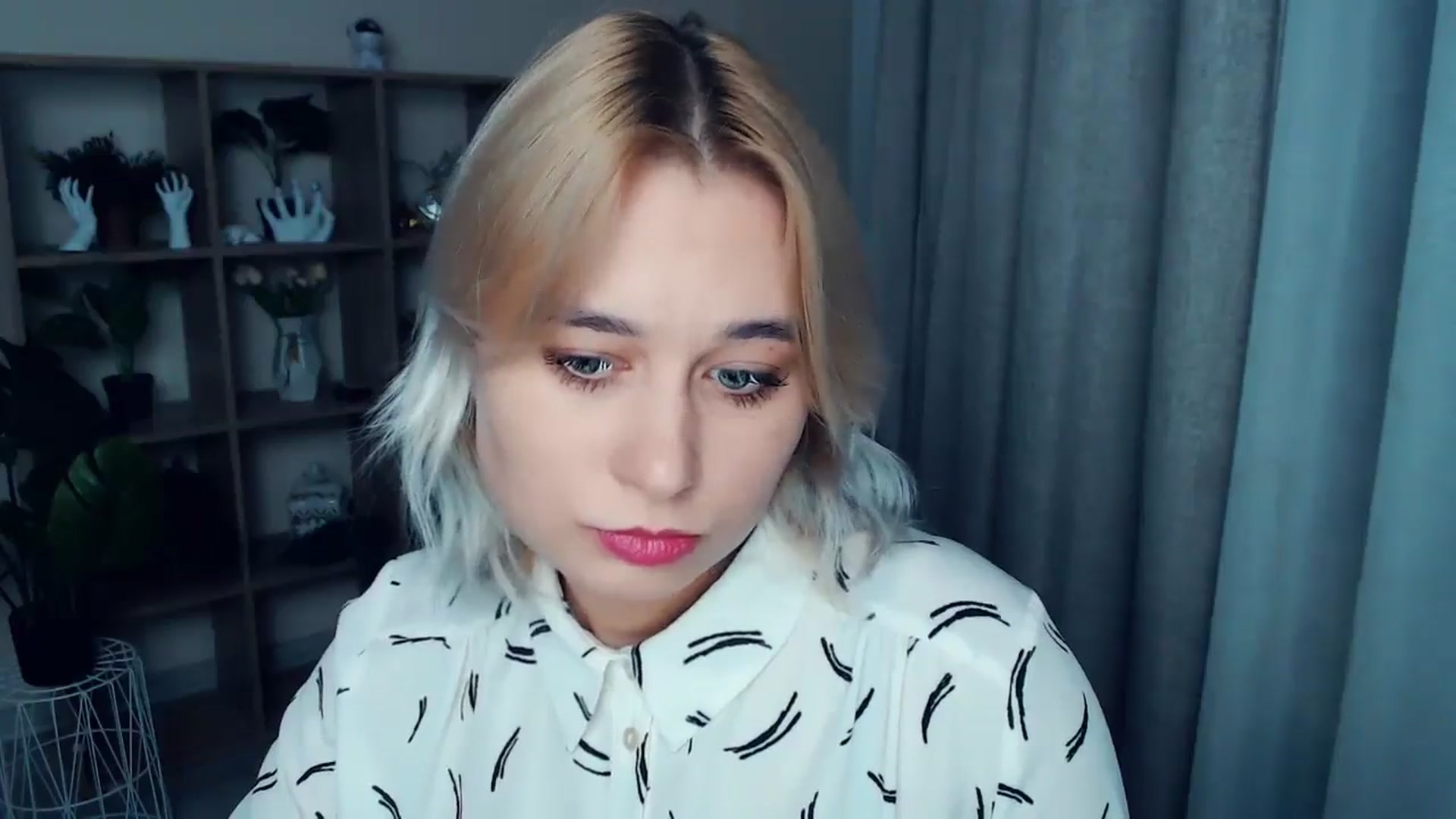 Gallery image thumbnail from Kukla_kolduna's myfreecams stream on, 10/25/2024, 18:07 image 2 of 20