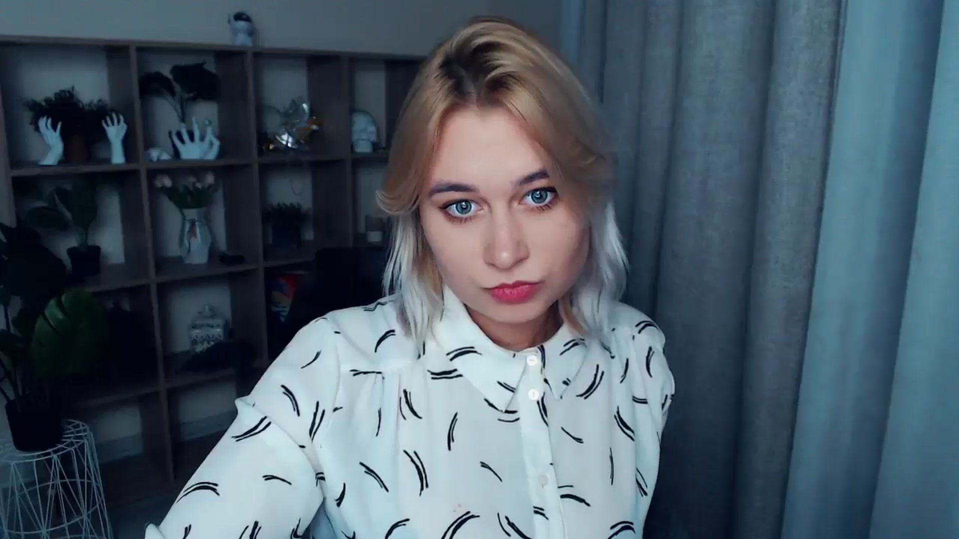 Gallery image thumbnail from Kukla_kolduna's myfreecams stream on, 10/25/2024, 18:07 image 18 of 20