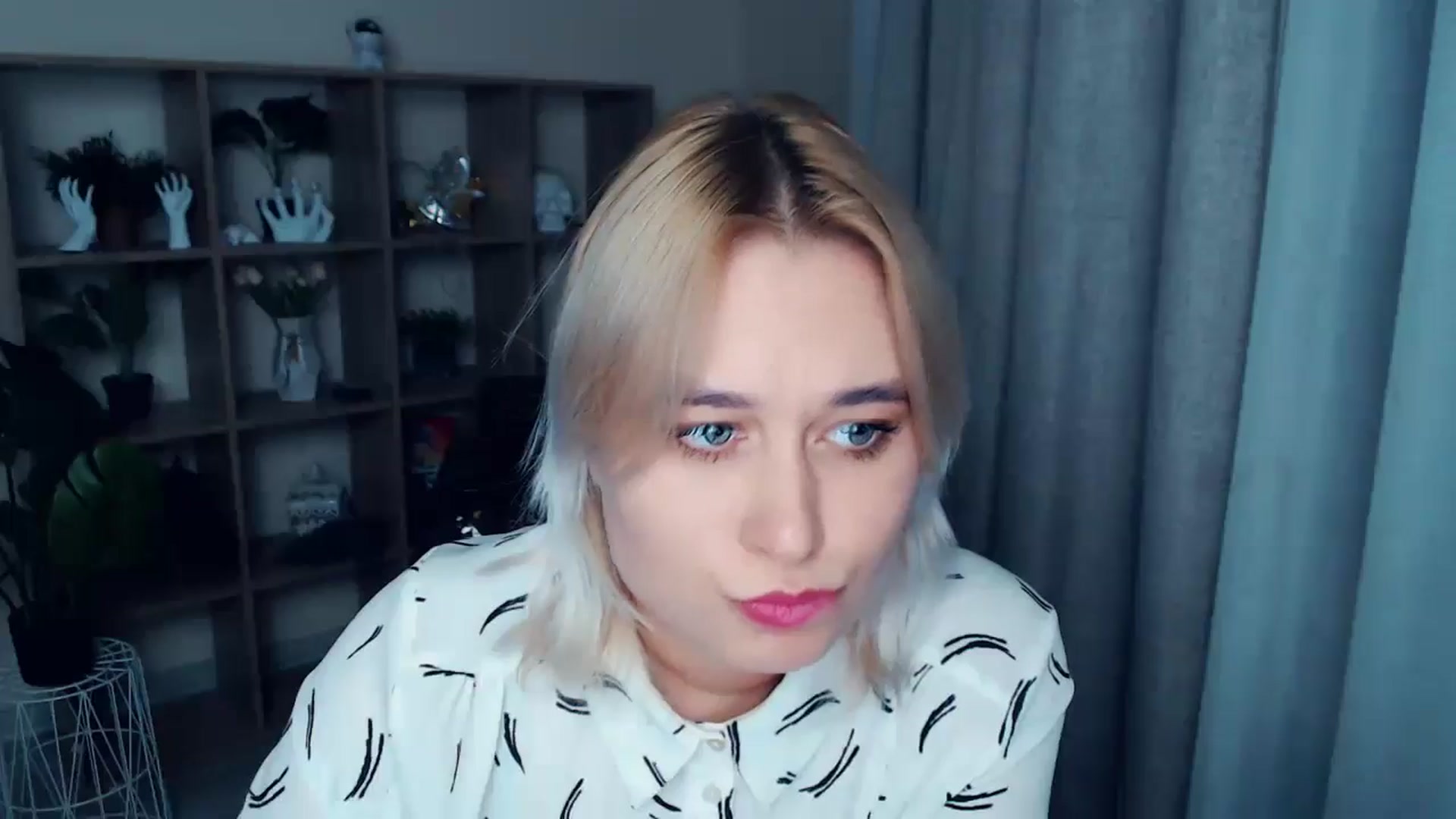 Gallery image thumbnail from Kukla_kolduna's myfreecams stream on, 10/25/2024, 18:07 image 8 of 20