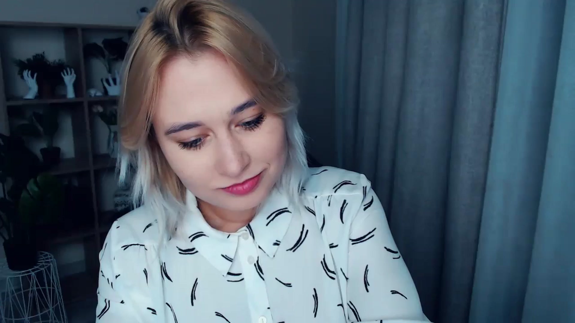 Gallery image thumbnail from Kukla_kolduna's myfreecams stream on, 10/25/2024, 18:07 image 16 of 20