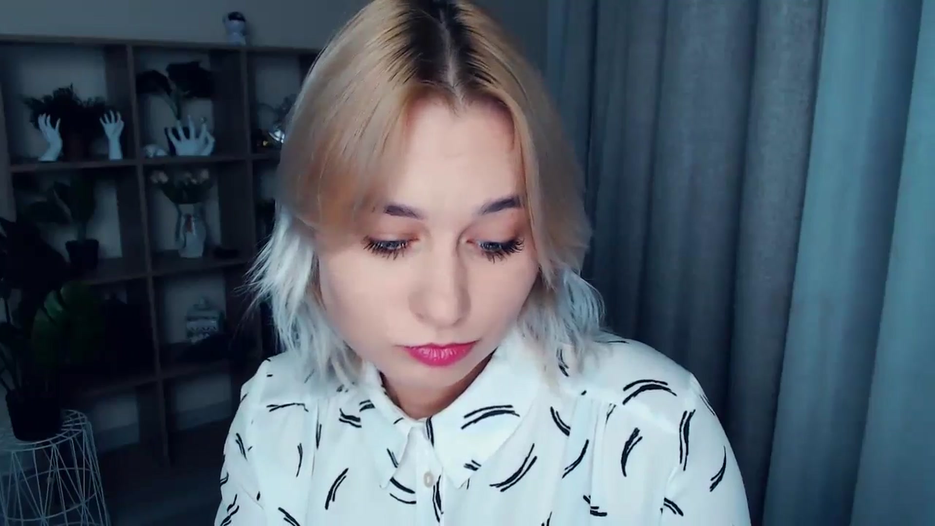 Gallery image thumbnail from Kukla_kolduna's myfreecams stream on, 10/25/2024, 18:07 image 3 of 20