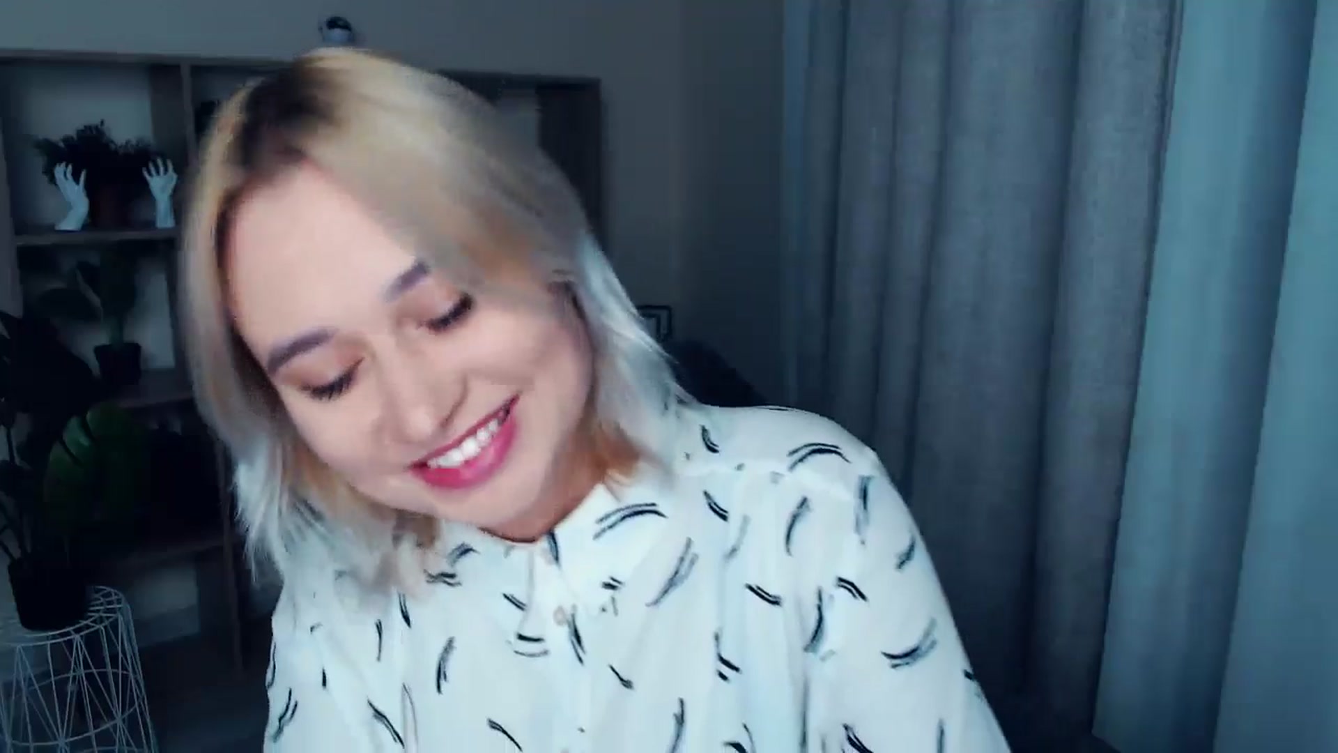 Gallery image thumbnail from Kukla_kolduna's myfreecams stream on, 10/25/2024, 18:07 image 12 of 20