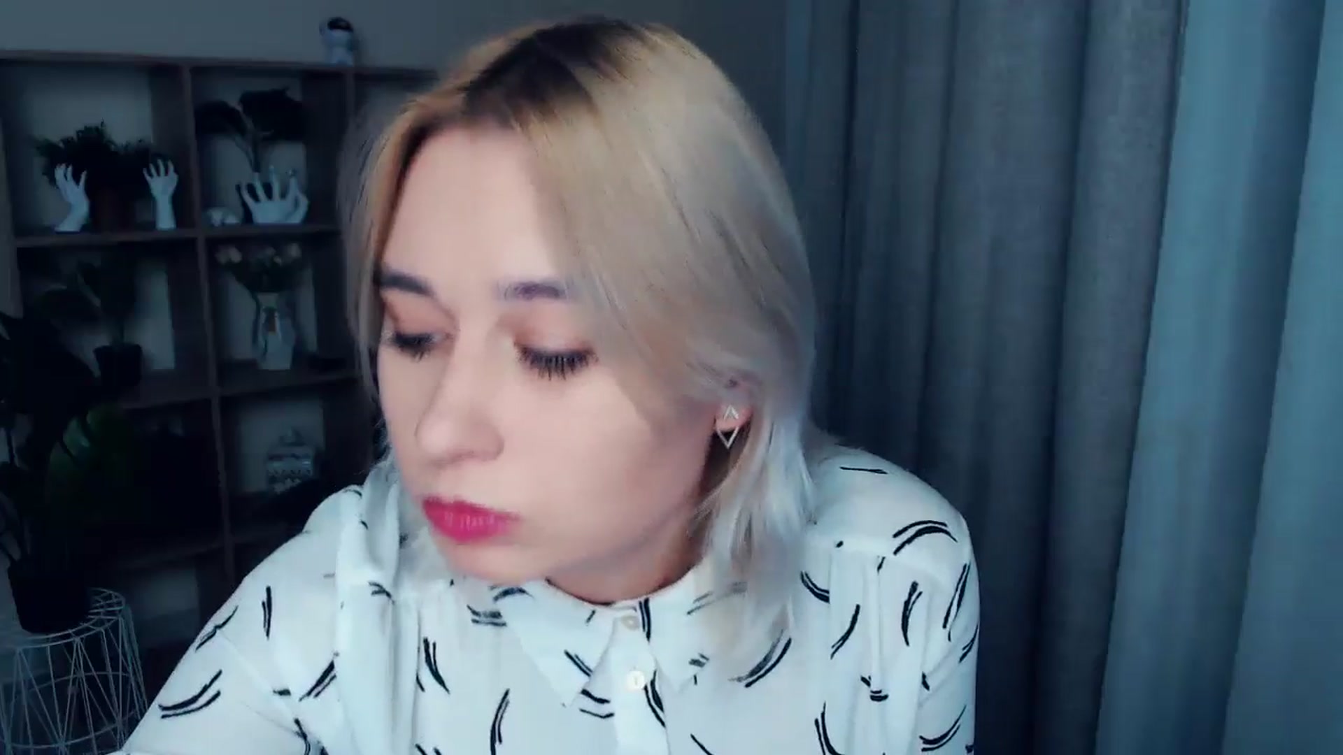 Gallery image thumbnail from Kukla_kolduna's myfreecams stream on, 10/25/2024, 18:07 image 4 of 20