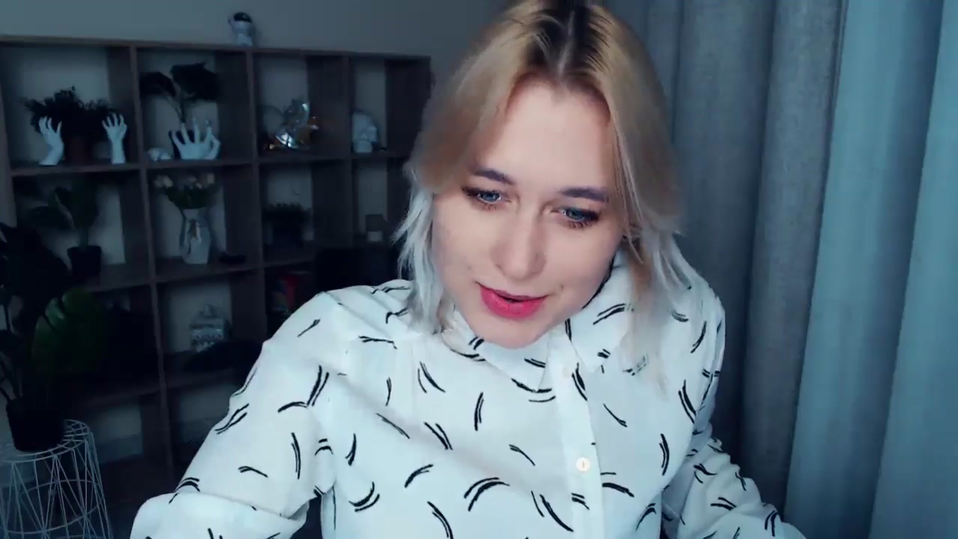 Gallery image thumbnail from Kukla_kolduna's myfreecams stream on, 10/25/2024, 18:07 image 14 of 20