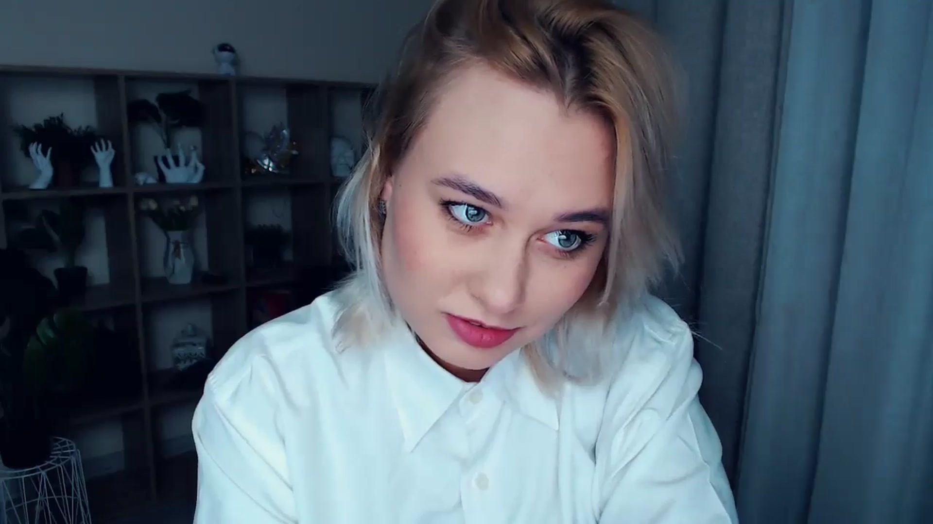 Gallery image thumbnail from Kukla_kolduna's myfreecams stream on, 10/26/2024, 15:28 image 12 of 20