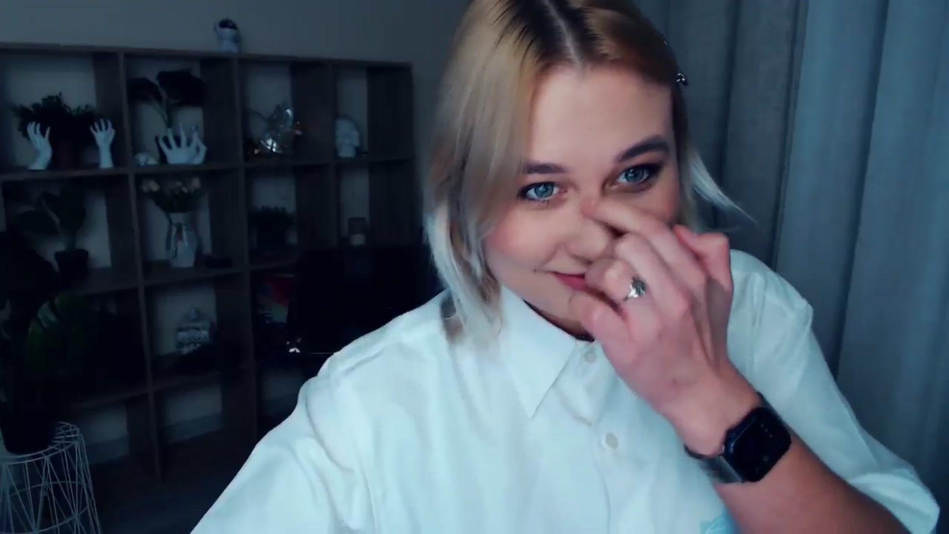 Gallery image thumbnail from Kukla_kolduna's myfreecams stream on, 10/26/2024, 15:28 image 16 of 20