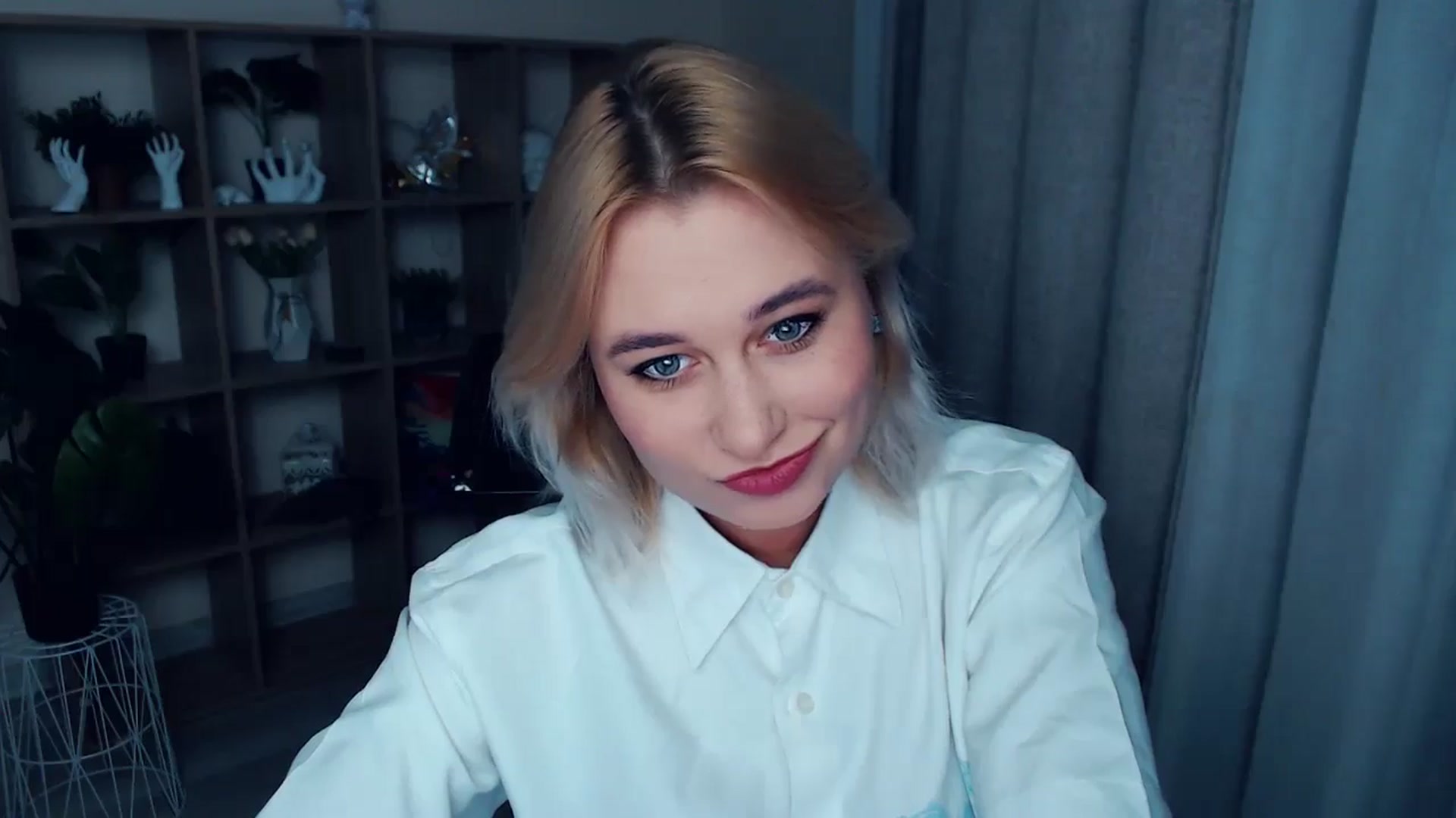 Gallery image thumbnail from Kukla_kolduna's myfreecams stream on, 10/26/2024, 15:28 image 3 of 20