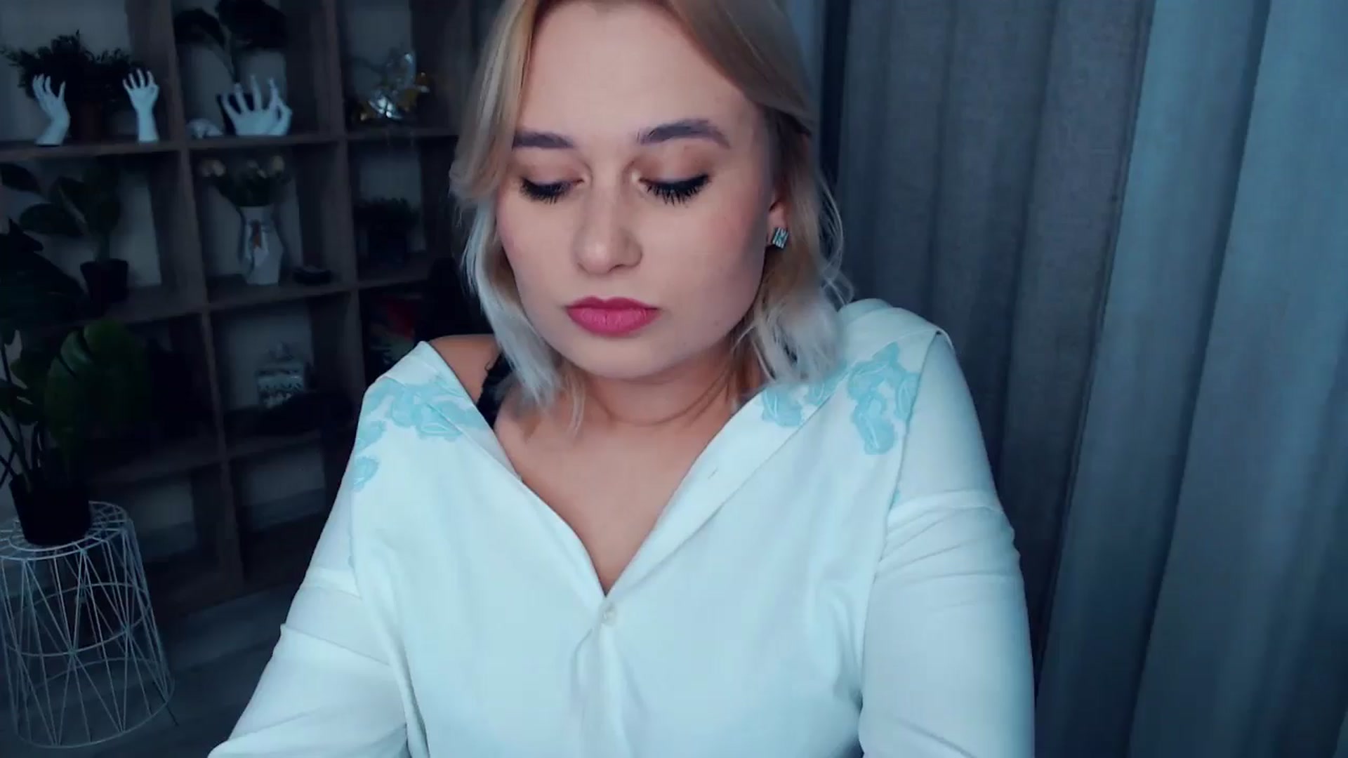 Gallery image thumbnail from Kukla_kolduna's myfreecams stream on, 10/26/2024, 16:22 image 7 of 20