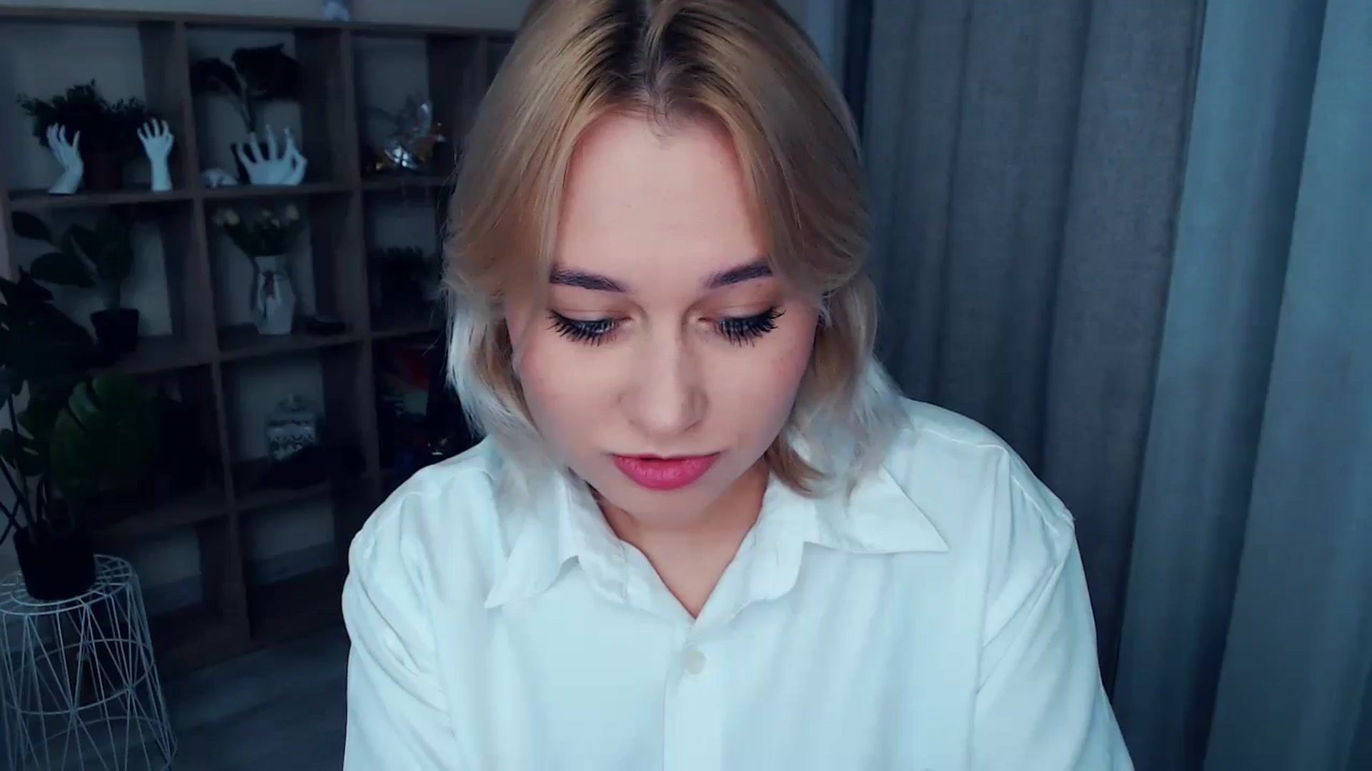 Gallery image thumbnail from Kukla_kolduna's myfreecams stream on, 10/26/2024, 16:22 image 19 of 20