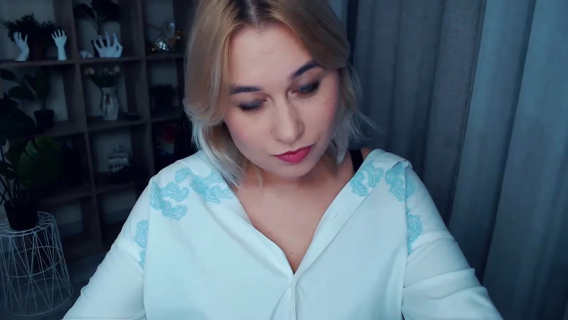 Gallery image thumbnail from Kukla_kolduna's myfreecams stream on, 10/26/2024, 16:22 image 10 of 20
