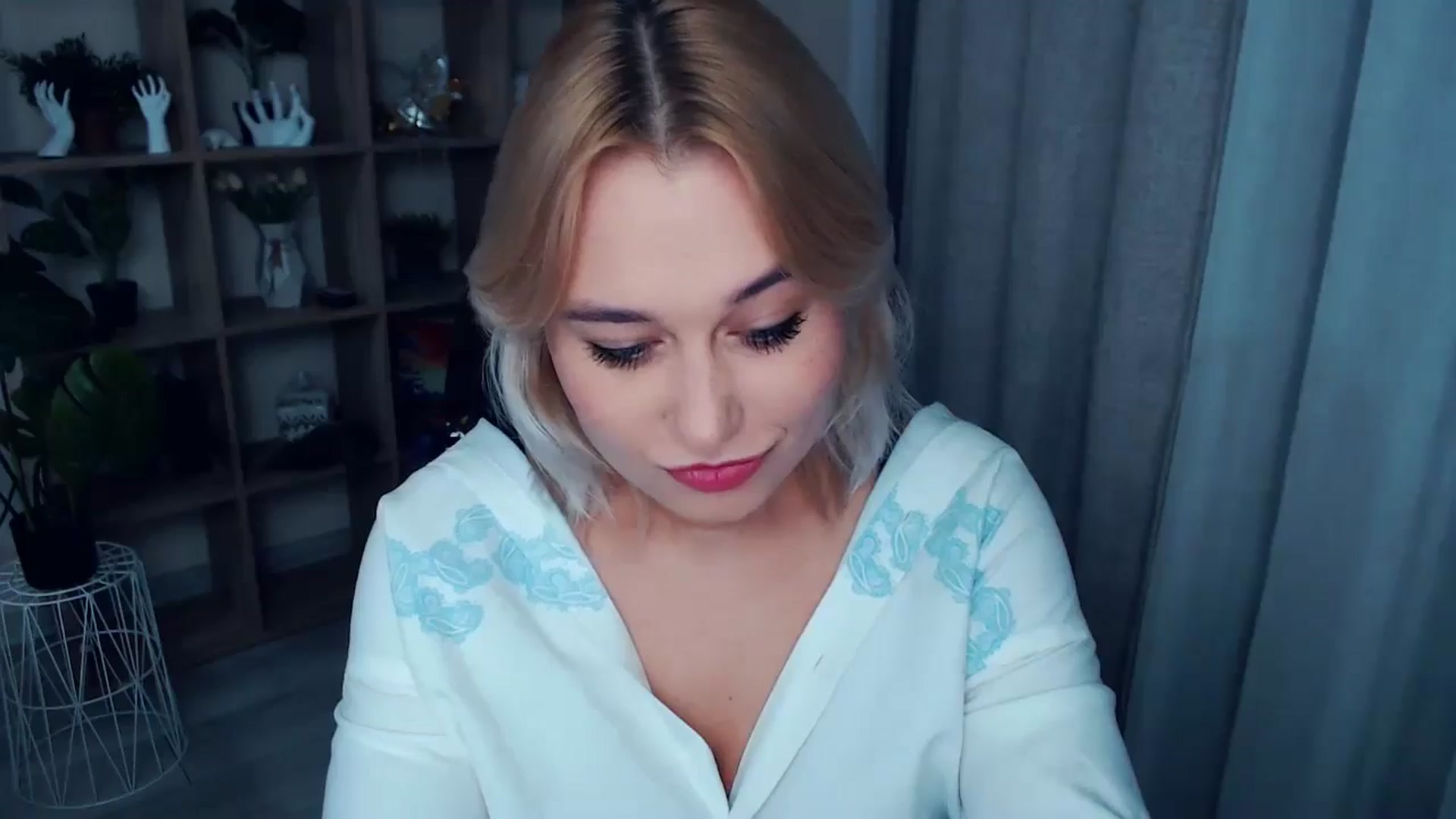 Gallery image thumbnail from Kukla_kolduna's myfreecams stream on, 10/26/2024, 16:22 image 11 of 20