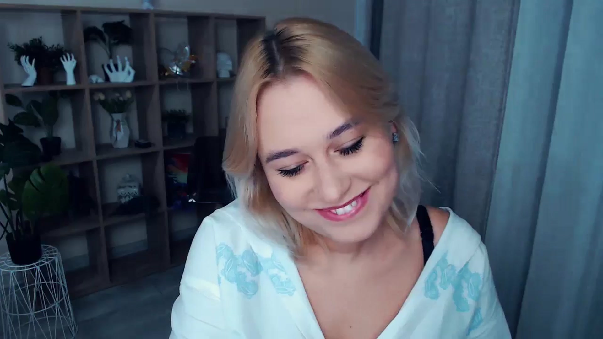 Gallery image thumbnail from Kukla_kolduna's myfreecams stream on, 10/26/2024, 16:22 image 14 of 20