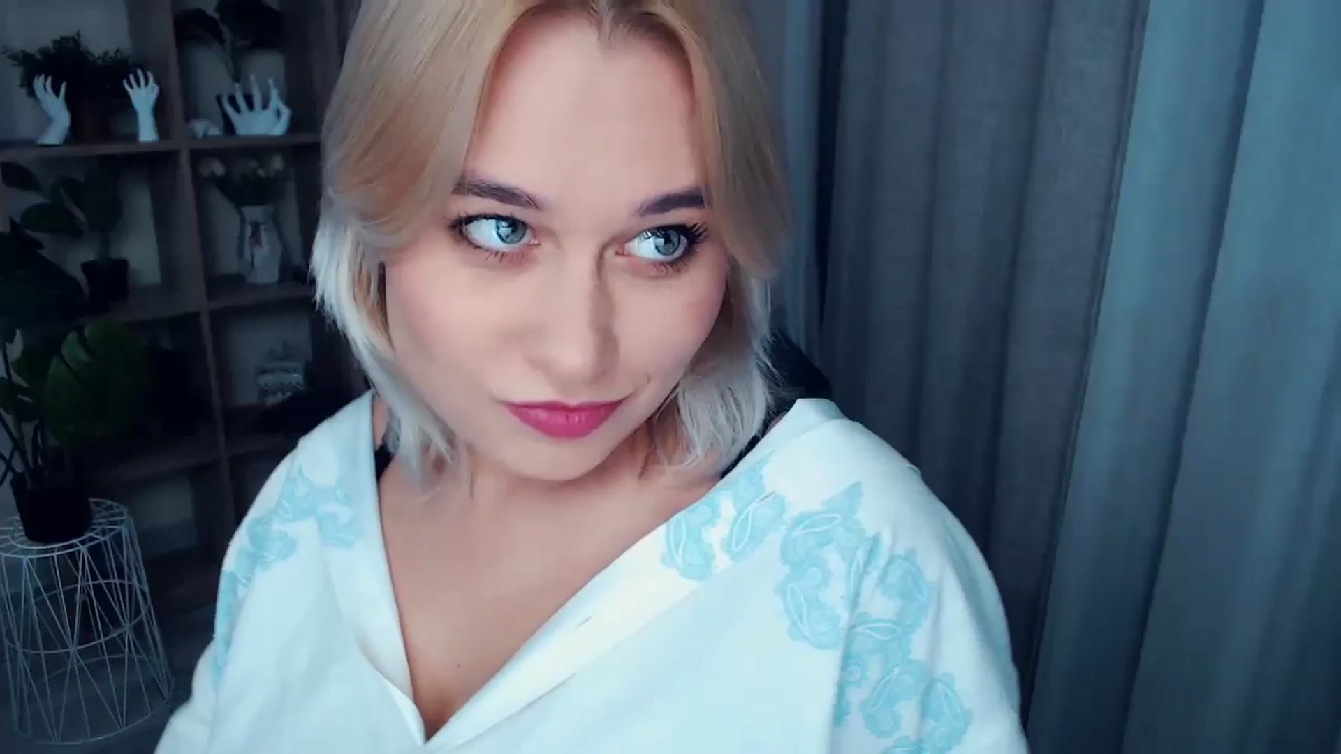 Gallery image thumbnail from Kukla_kolduna's myfreecams stream on, 10/26/2024, 16:22 image 6 of 20