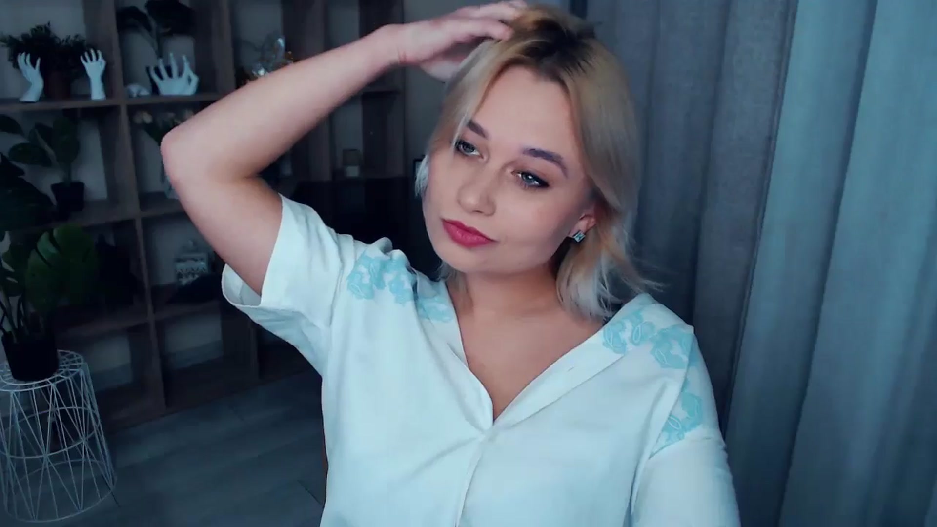 Gallery image thumbnail from Kukla_kolduna's myfreecams stream on, 10/26/2024, 16:22 image 4 of 20