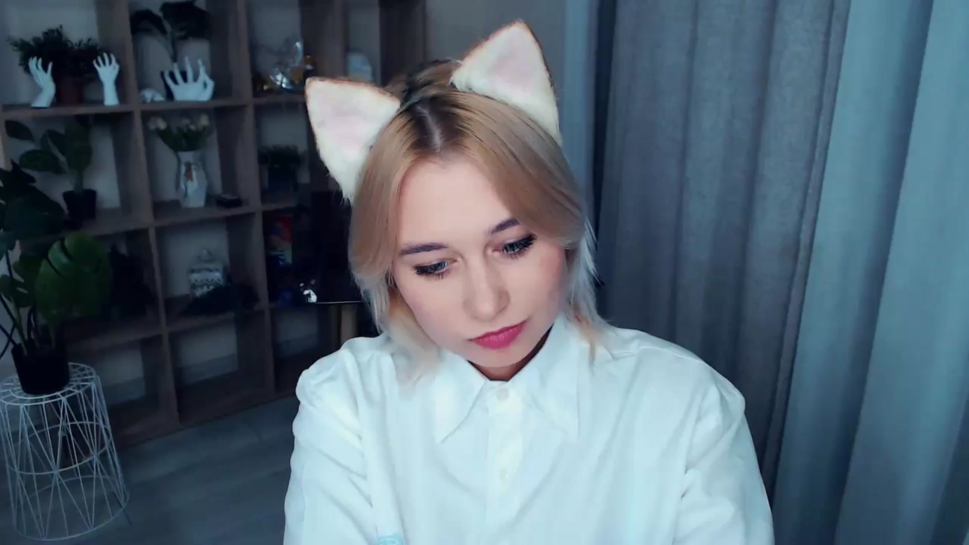 Gallery image thumbnail from Kukla_kolduna's myfreecams stream on, 10/26/2024, 18:17 image 17 of 20