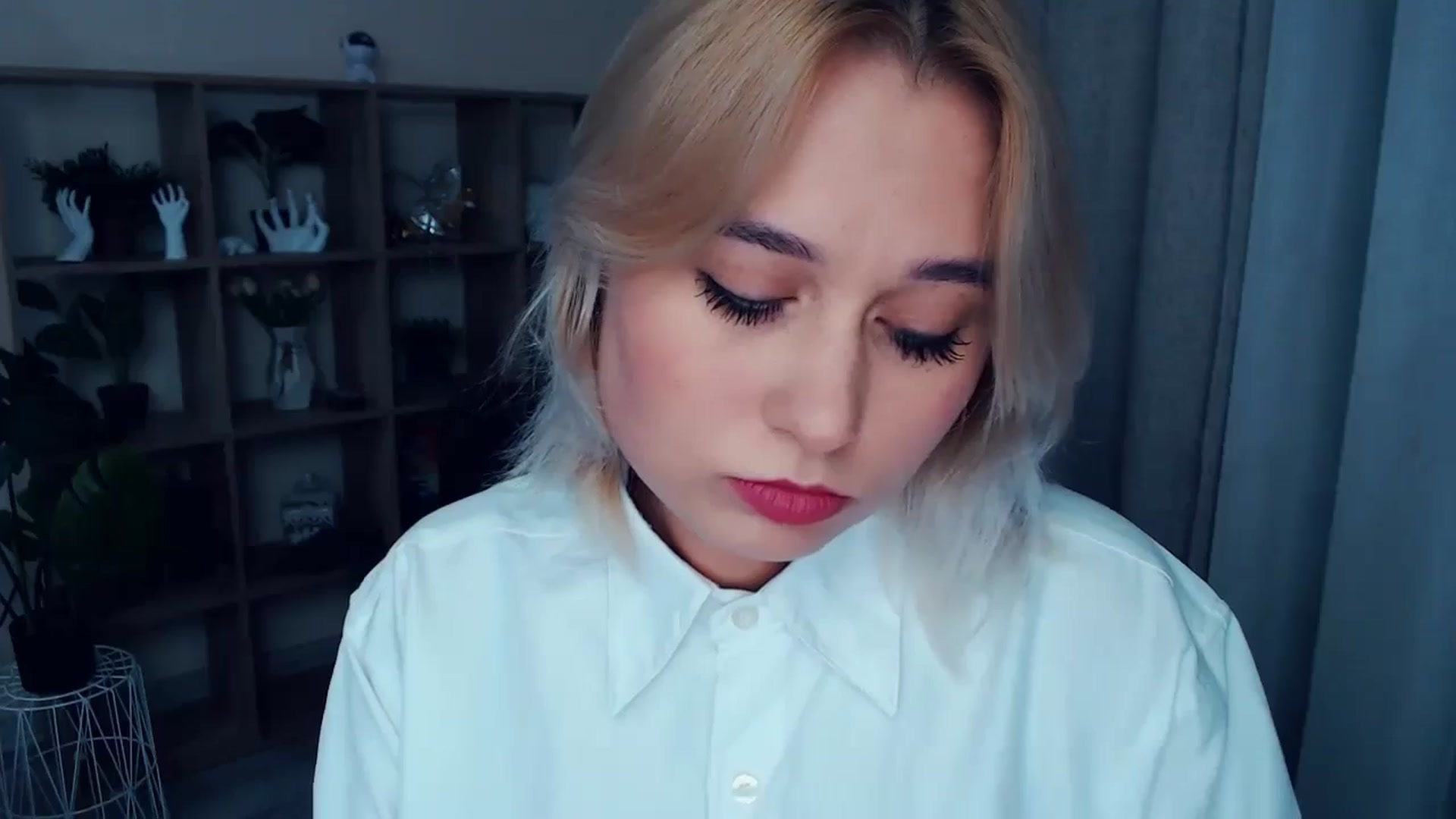 Gallery image thumbnail from Kukla_kolduna's myfreecams stream on, 10/26/2024, 18:17 image 4 of 20