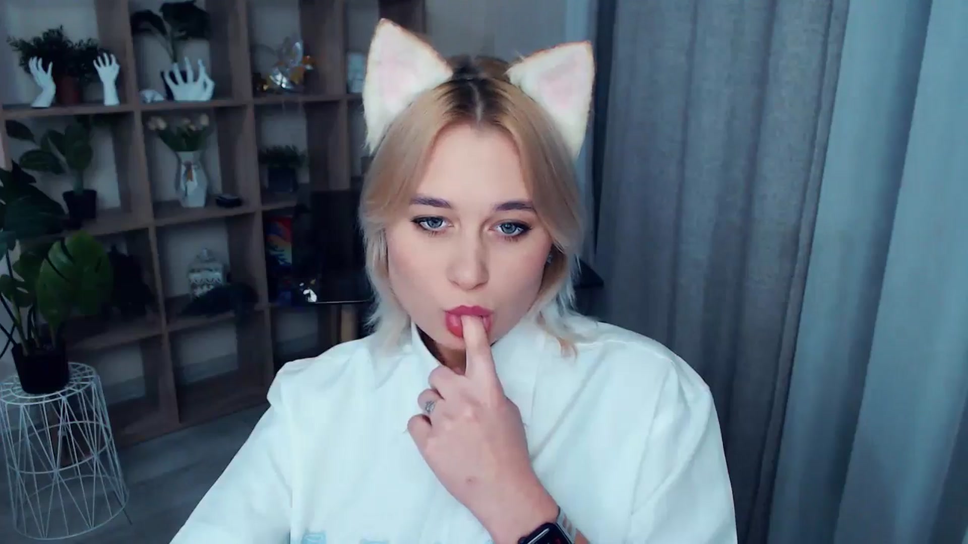 Gallery image thumbnail from Kukla_kolduna's myfreecams stream on, 10/26/2024, 18:17 image 19 of 20