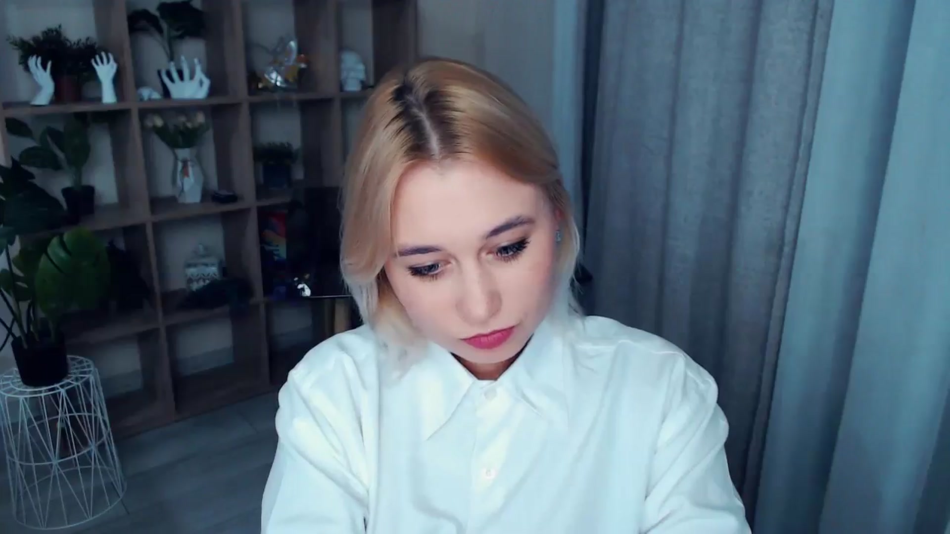 Gallery image thumbnail from Kukla_kolduna's myfreecams stream on, 10/26/2024, 18:17 image 15 of 20