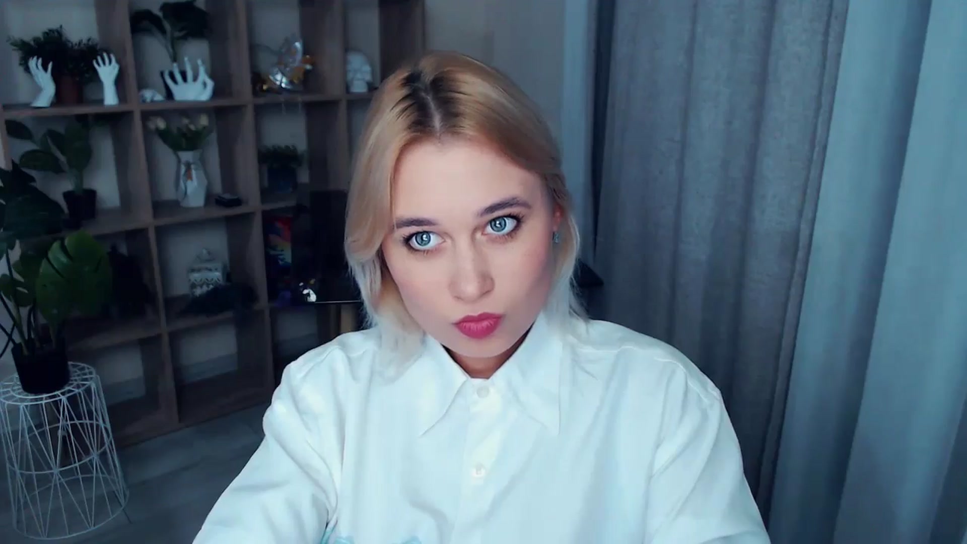 Gallery image thumbnail from Kukla_kolduna's myfreecams stream on, 10/26/2024, 18:17 image 14 of 20
