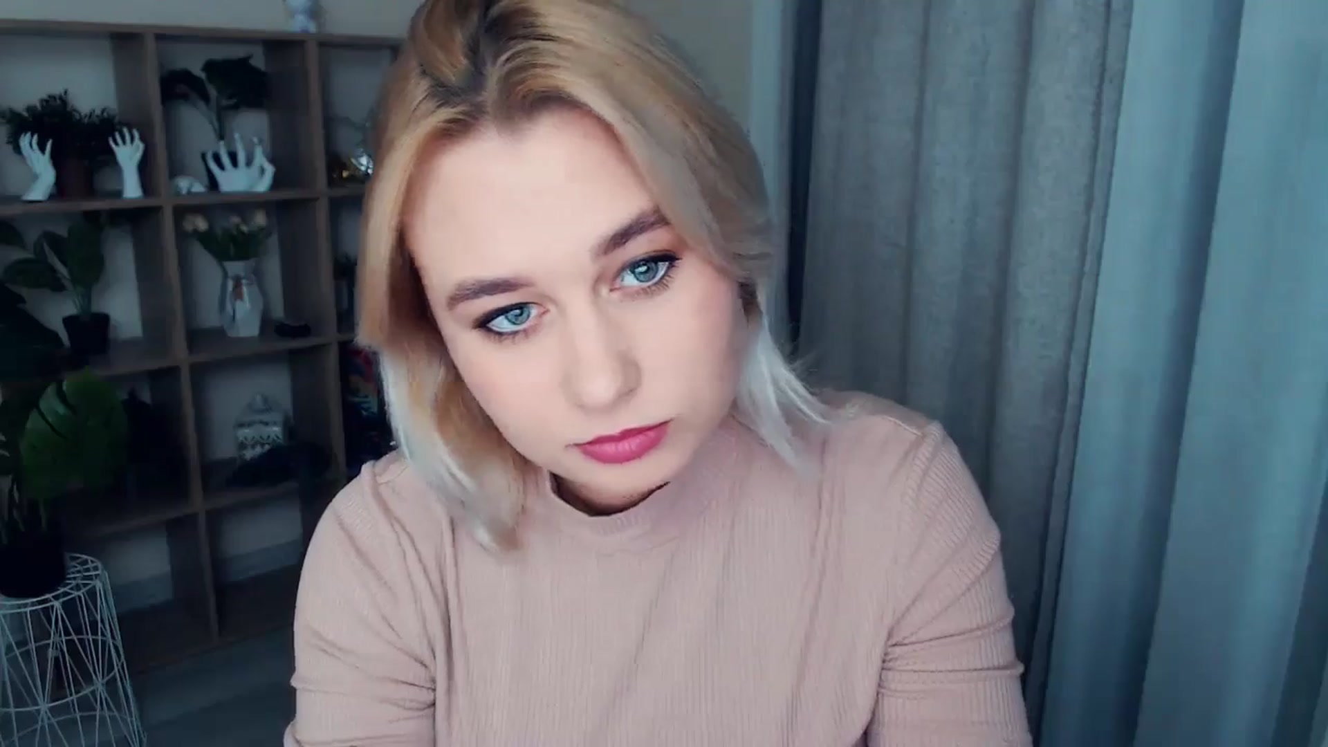 Gallery image thumbnail from Kukla_kolduna's myfreecams stream on, 10/27/2024, 17:15 image 5 of 20
