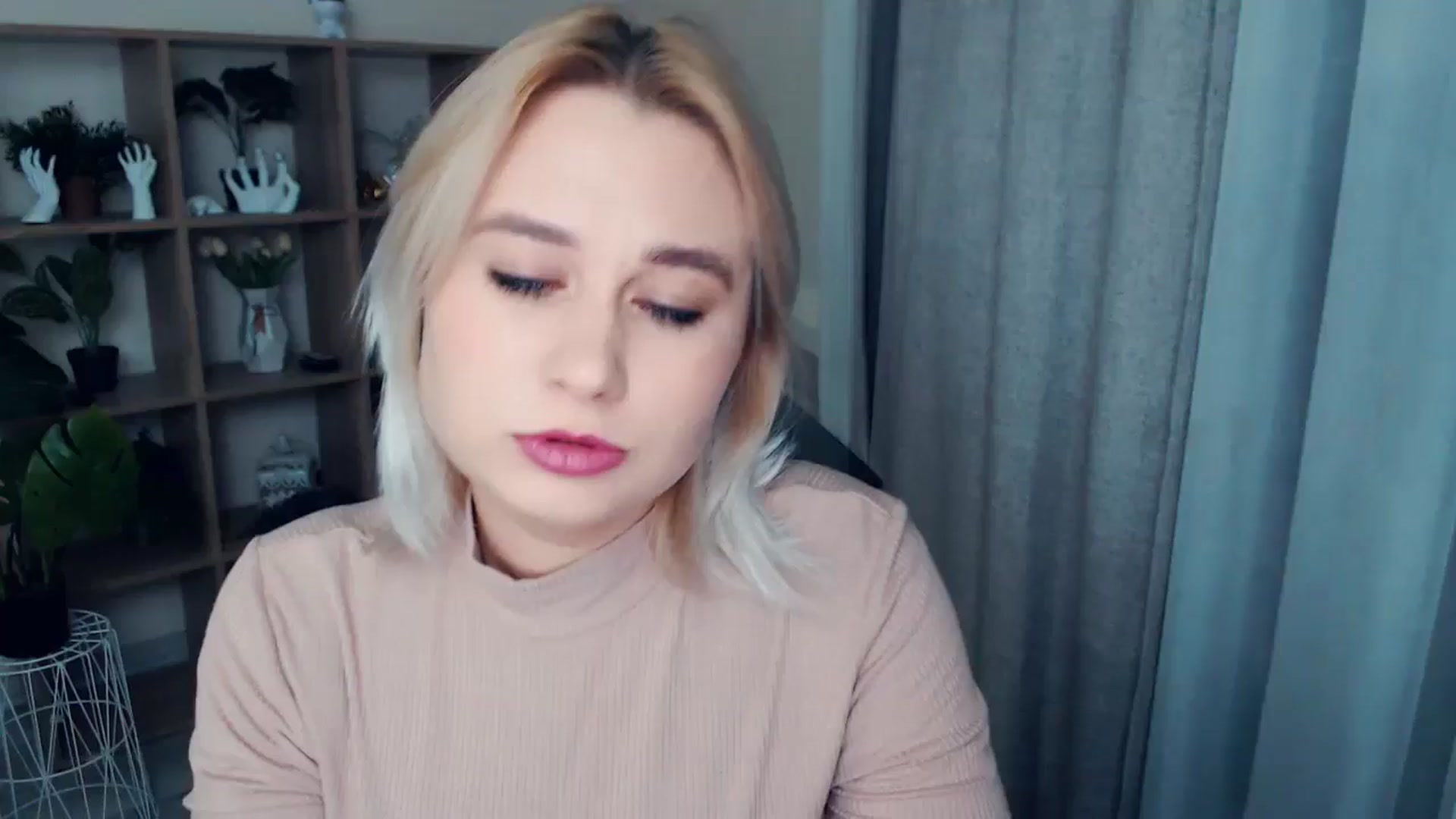 Gallery image thumbnail from Kukla_kolduna's myfreecams stream on, 10/27/2024, 17:15 image 1 of 20