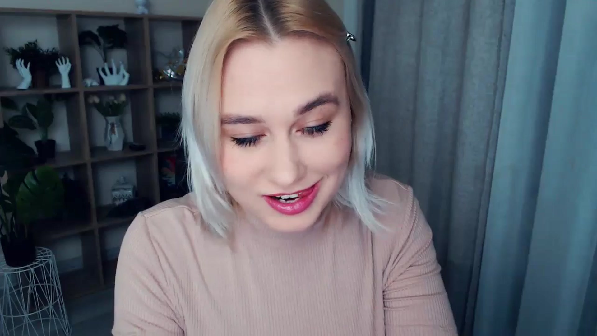 Gallery image thumbnail from Kukla_kolduna's myfreecams stream on, 10/27/2024, 17:15 image 8 of 20