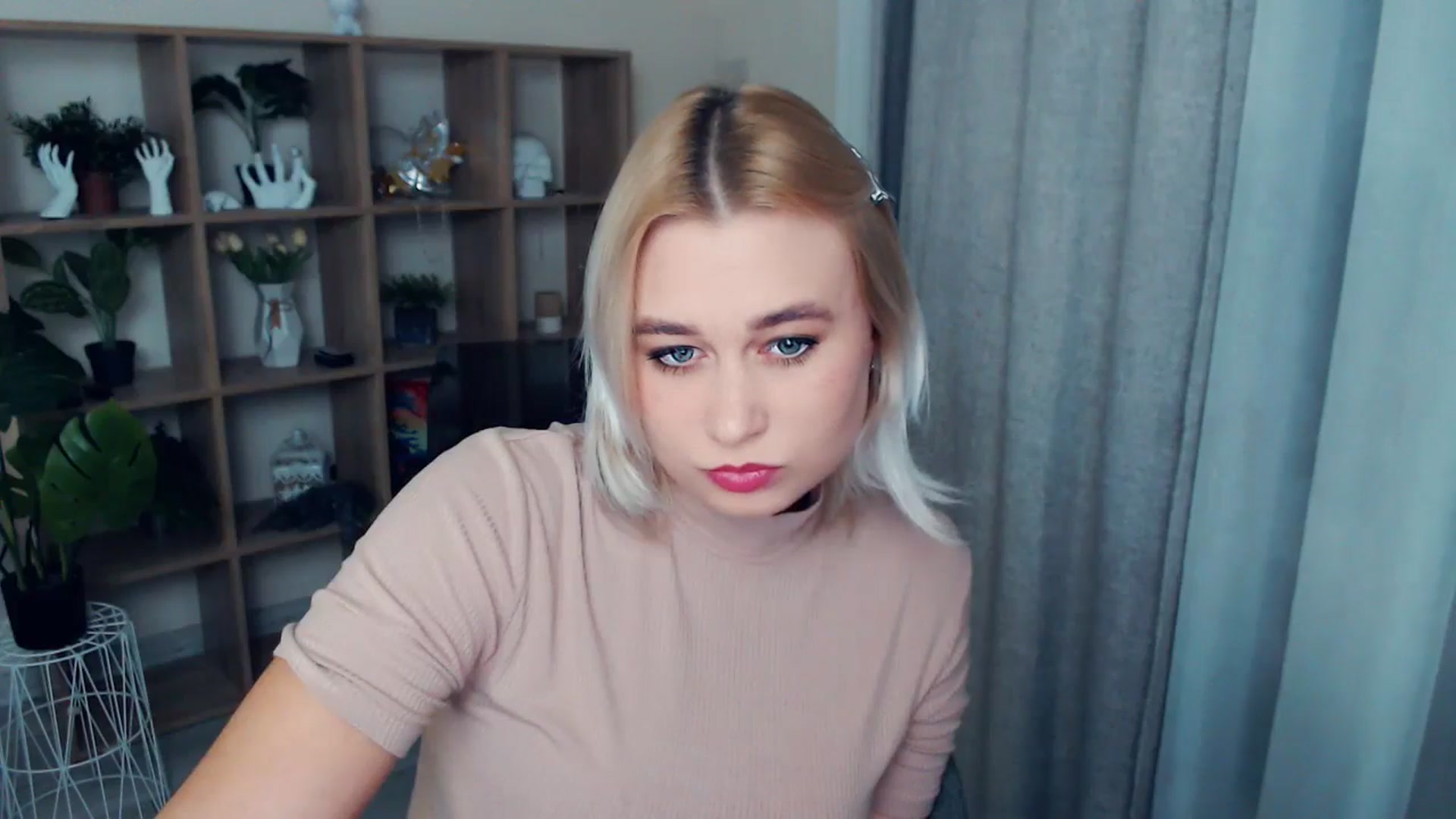 Gallery image thumbnail from Kukla_kolduna's myfreecams stream on, 10/27/2024, 17:15 image 9 of 20