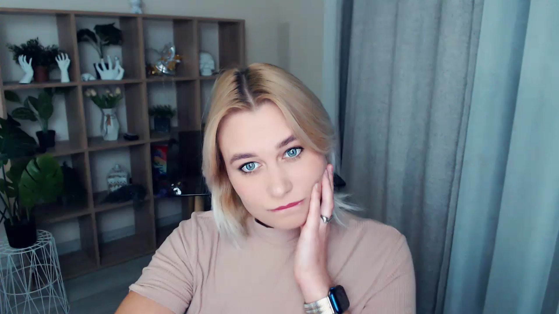 Gallery image thumbnail from Kukla_kolduna's myfreecams stream on, 10/27/2024, 17:15 image 14 of 20