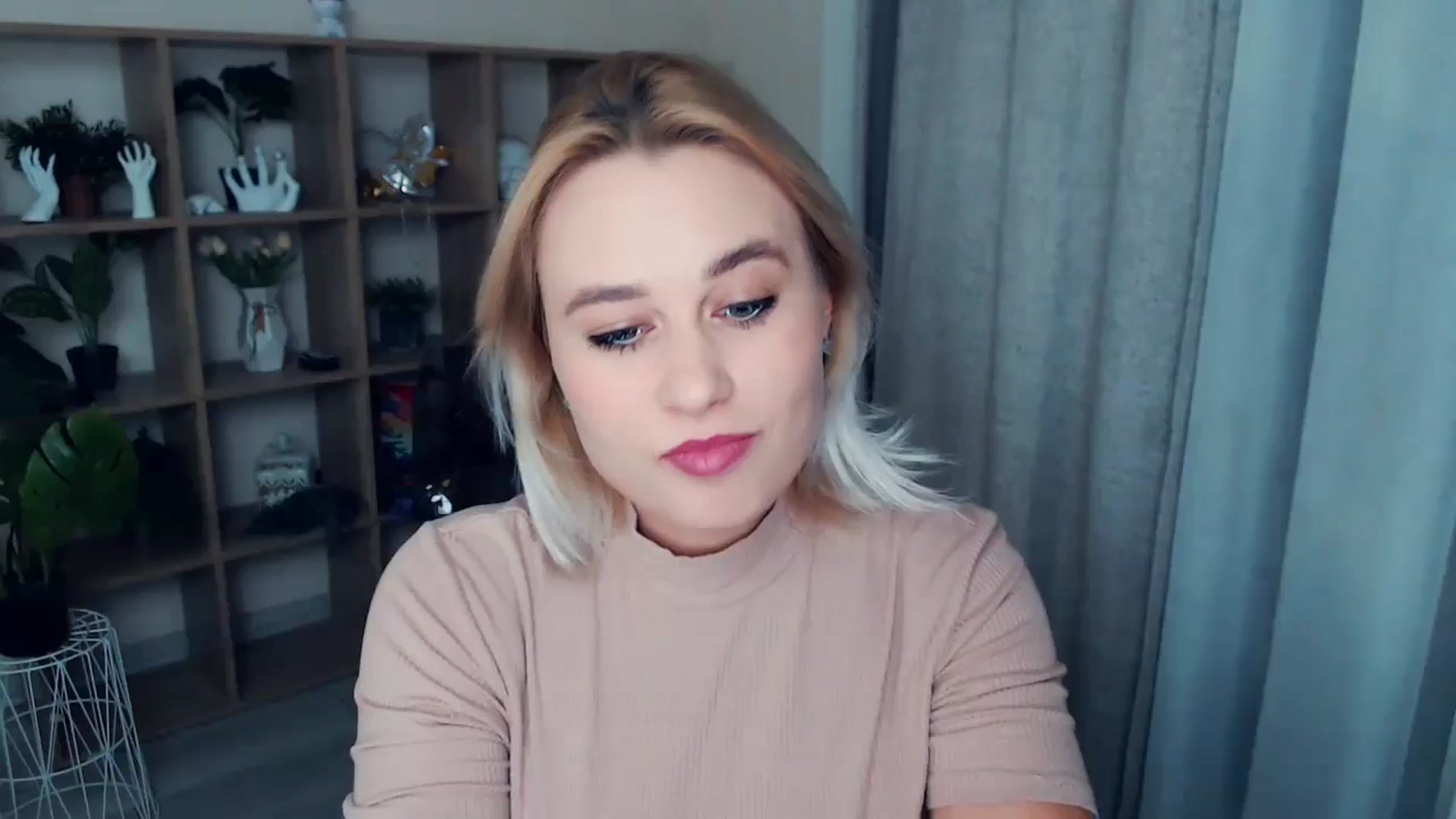 Gallery image thumbnail from Kukla_kolduna's myfreecams stream on, 10/27/2024, 17:15 image 2 of 20