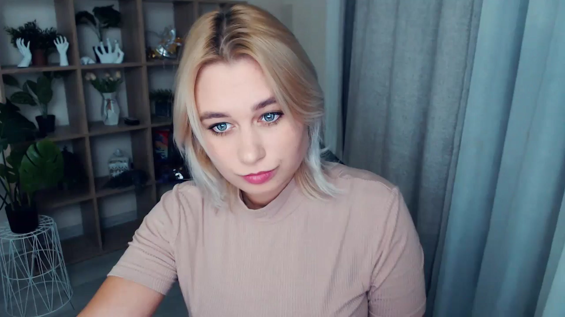 Gallery image thumbnail from Kukla_kolduna's myfreecams stream on, 10/27/2024, 18:30 image 20 of 20