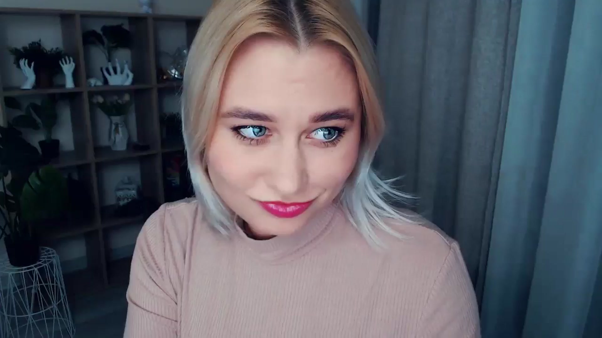 Gallery image thumbnail from Kukla_kolduna's myfreecams stream on, 10/27/2024, 18:30 image 3 of 20