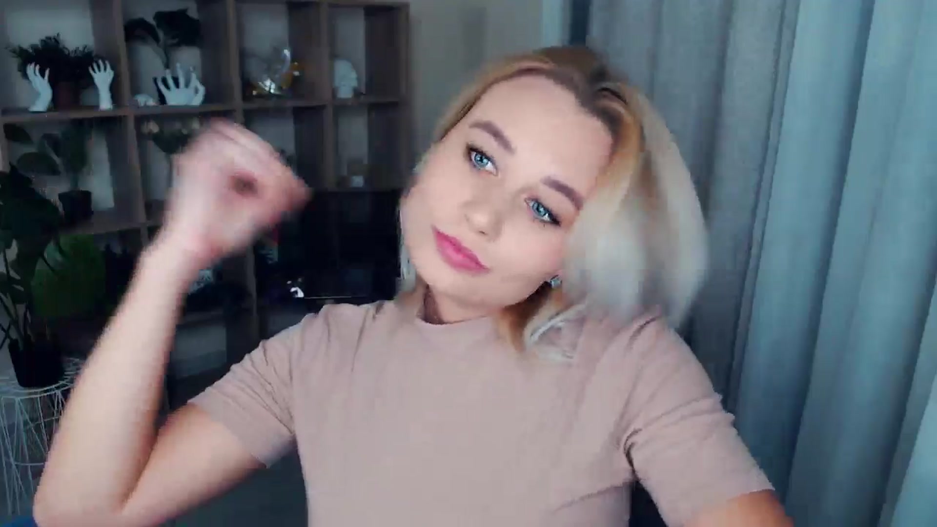 Gallery image thumbnail from Kukla_kolduna's myfreecams stream on, 10/27/2024, 18:30 image 17 of 20