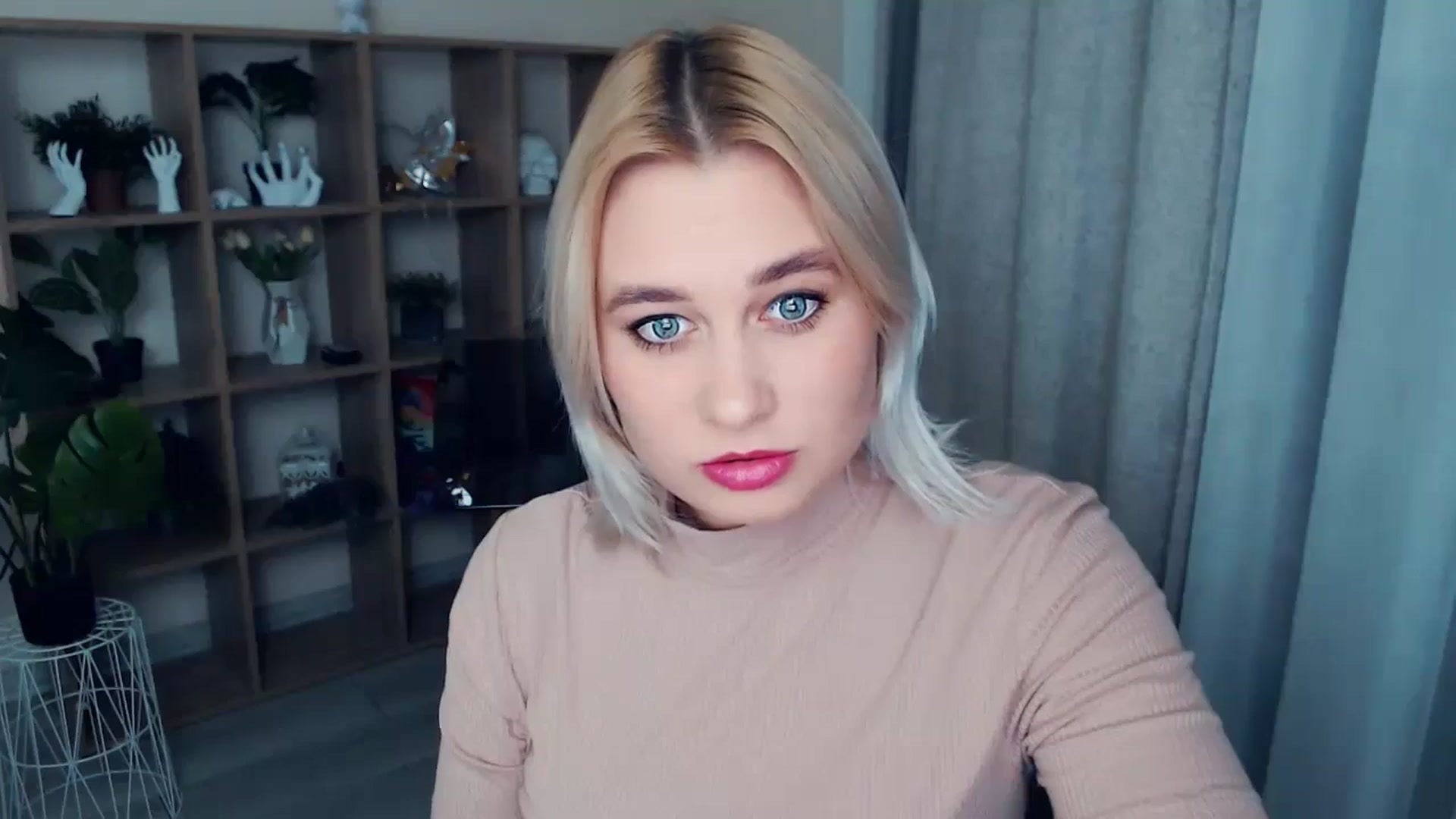 Gallery image thumbnail from Kukla_kolduna's myfreecams stream on, 10/27/2024, 18:30 image 4 of 20