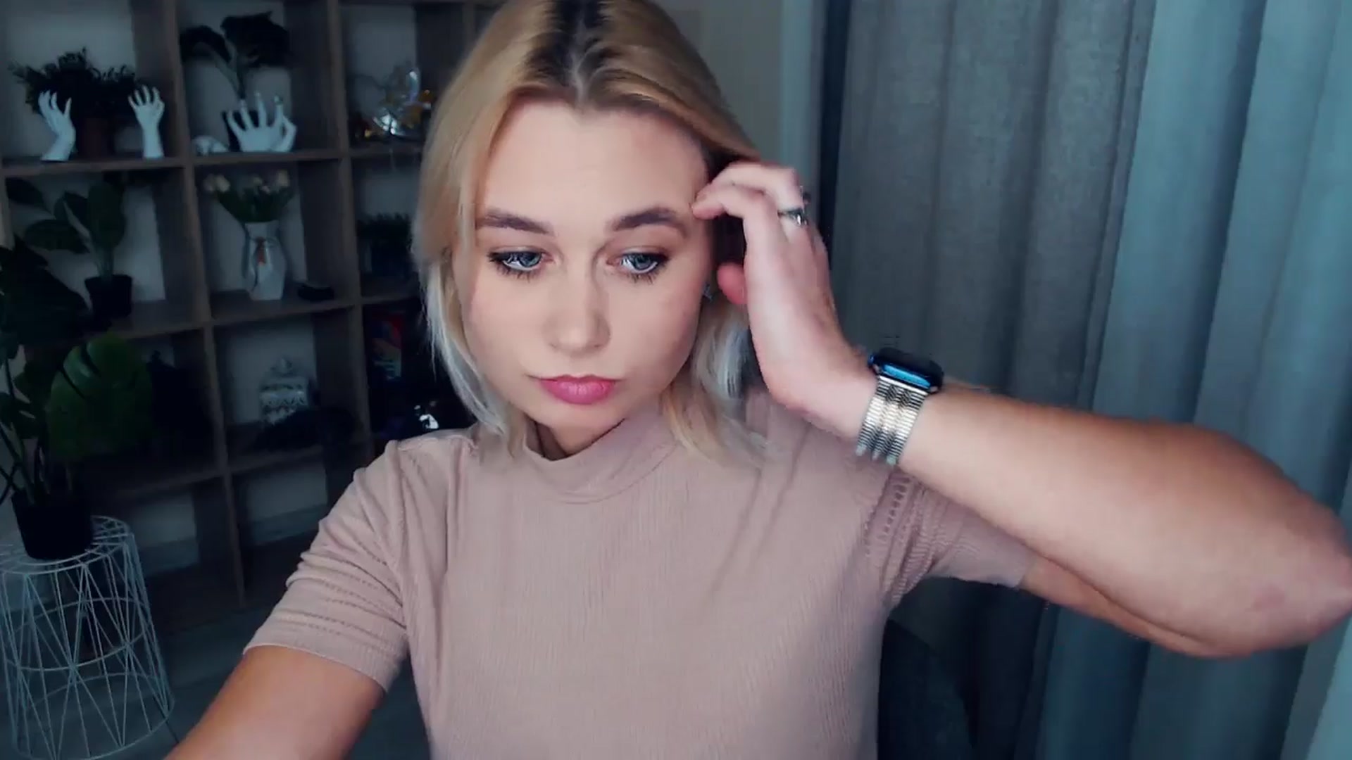 Gallery image thumbnail from Kukla_kolduna's myfreecams stream on, 10/27/2024, 18:30 image 19 of 20