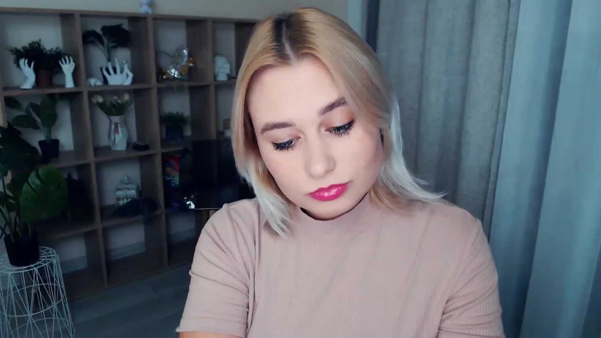 Gallery image thumbnail from Kukla_kolduna's myfreecams stream on, 10/27/2024, 18:30 image 2 of 20