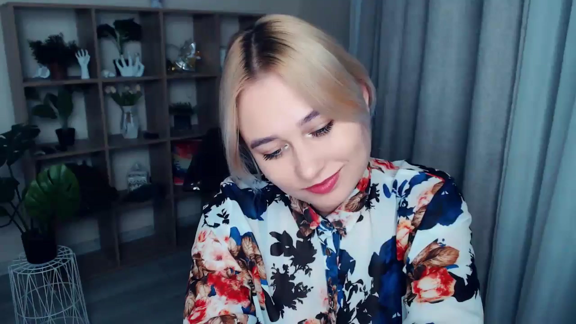 Gallery image thumbnail from Kukla_kolduna's myfreecams stream on, 11/02/2024, 16:06 image 10 of 20